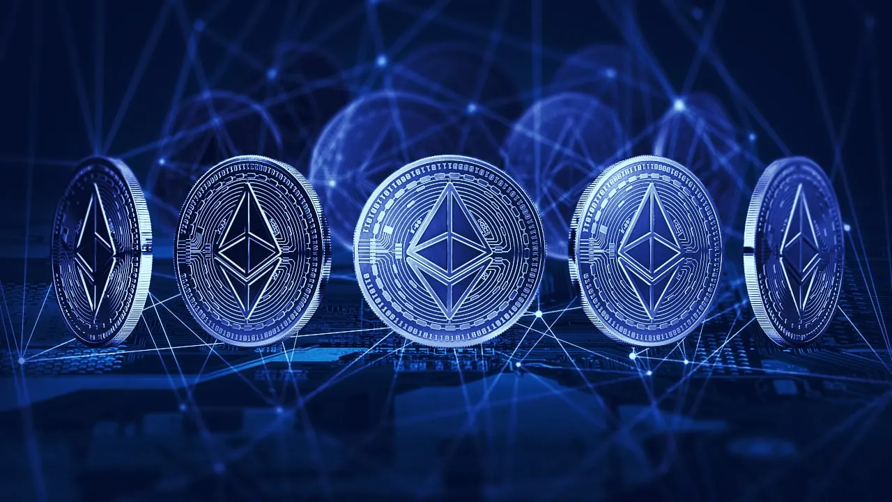 What is a Smart Contract and How Does it Work? A Complete Beginner's Guide