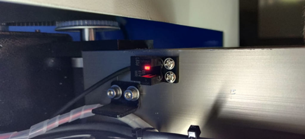 Optische poort sensor gemonteerd