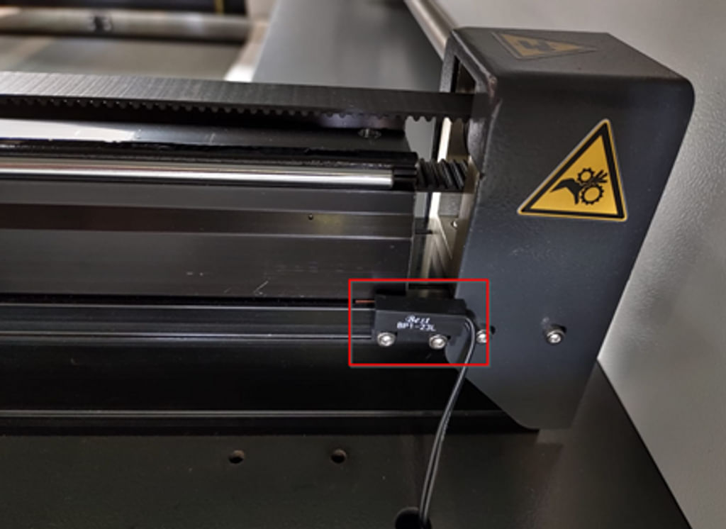 Reference sensor mounted Y-axis