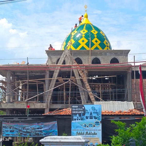 Backdrop Balai Desa Kapongan, Situbondo