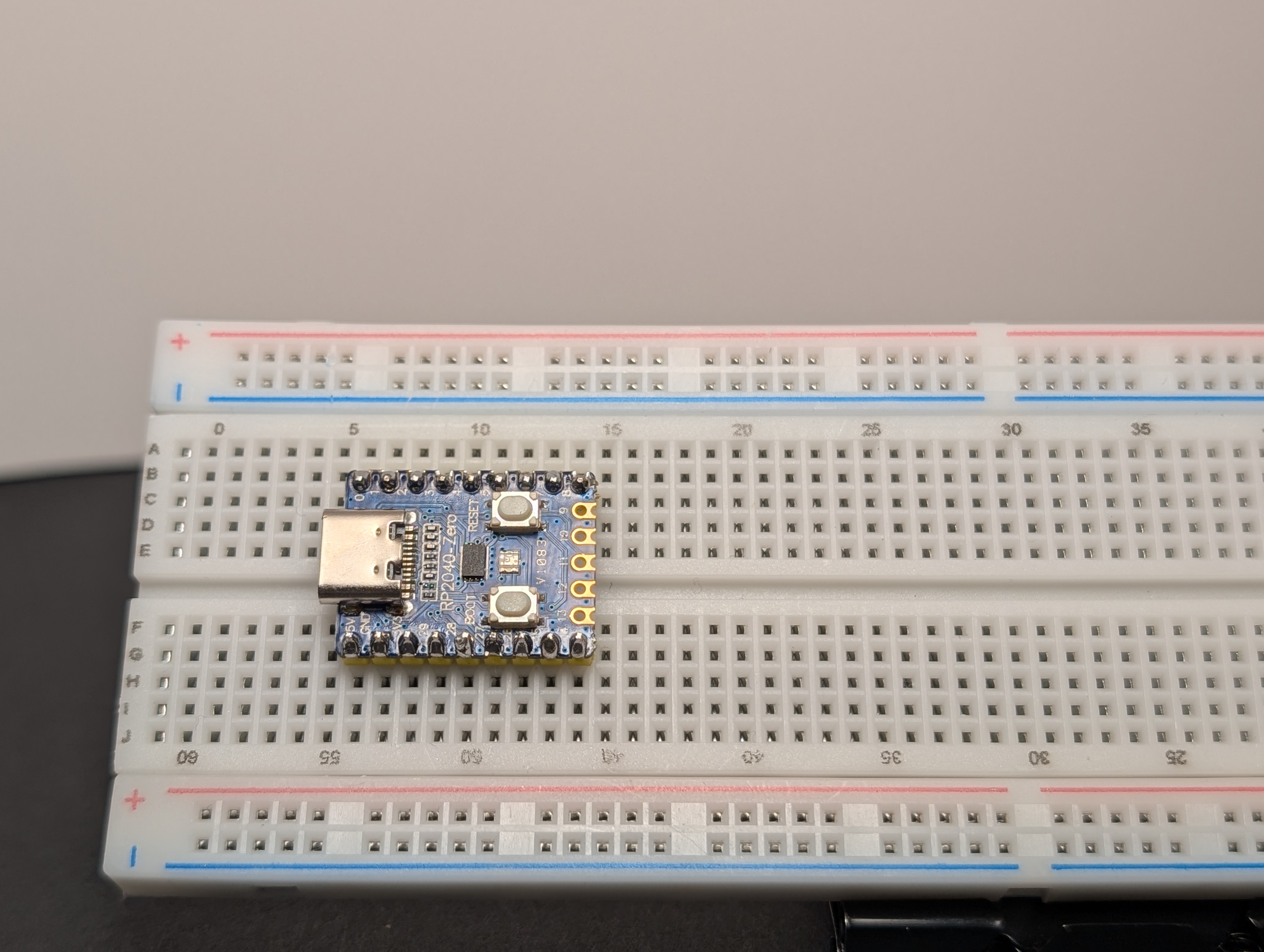 Place the RP2040-Zero into the breadboard.
