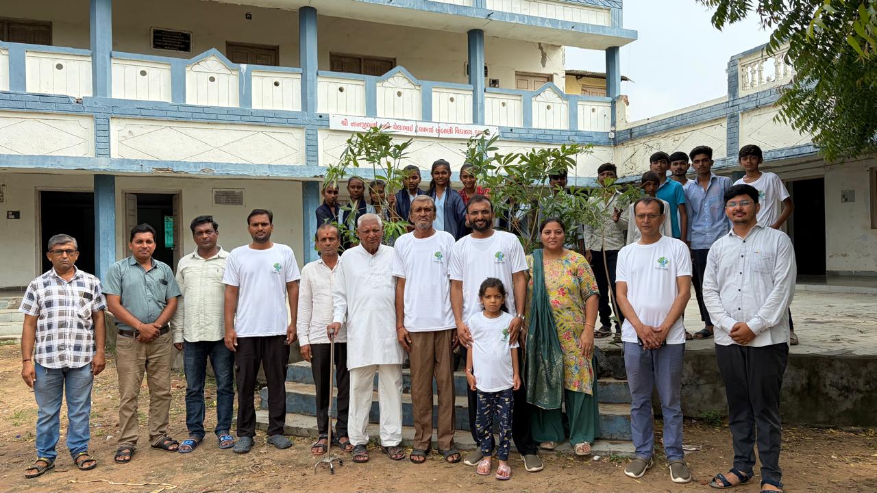 Dalvada Plantation Drive — tree plantation group photo