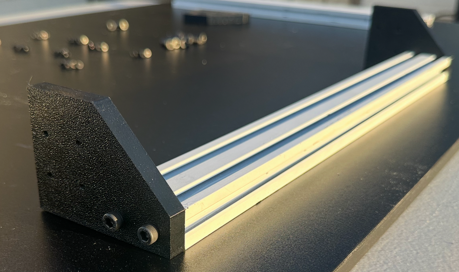 M5 bolts into 4040 bracket