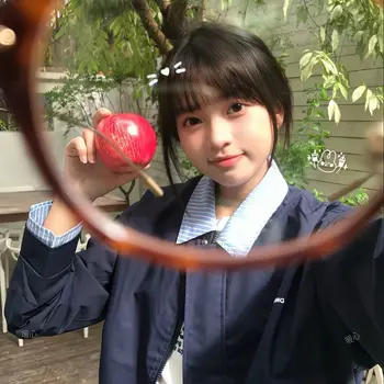 校园甜美少女手持糖葫芦 - 人像 / 甜妹 - 甜妹 校园风 学生装 高清壁纸