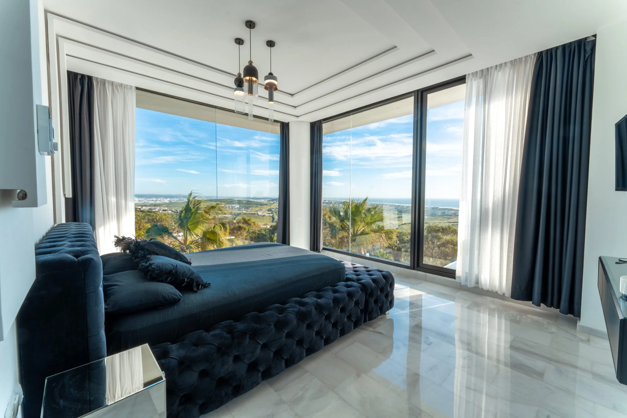 Piscine à débordement villa de luxe