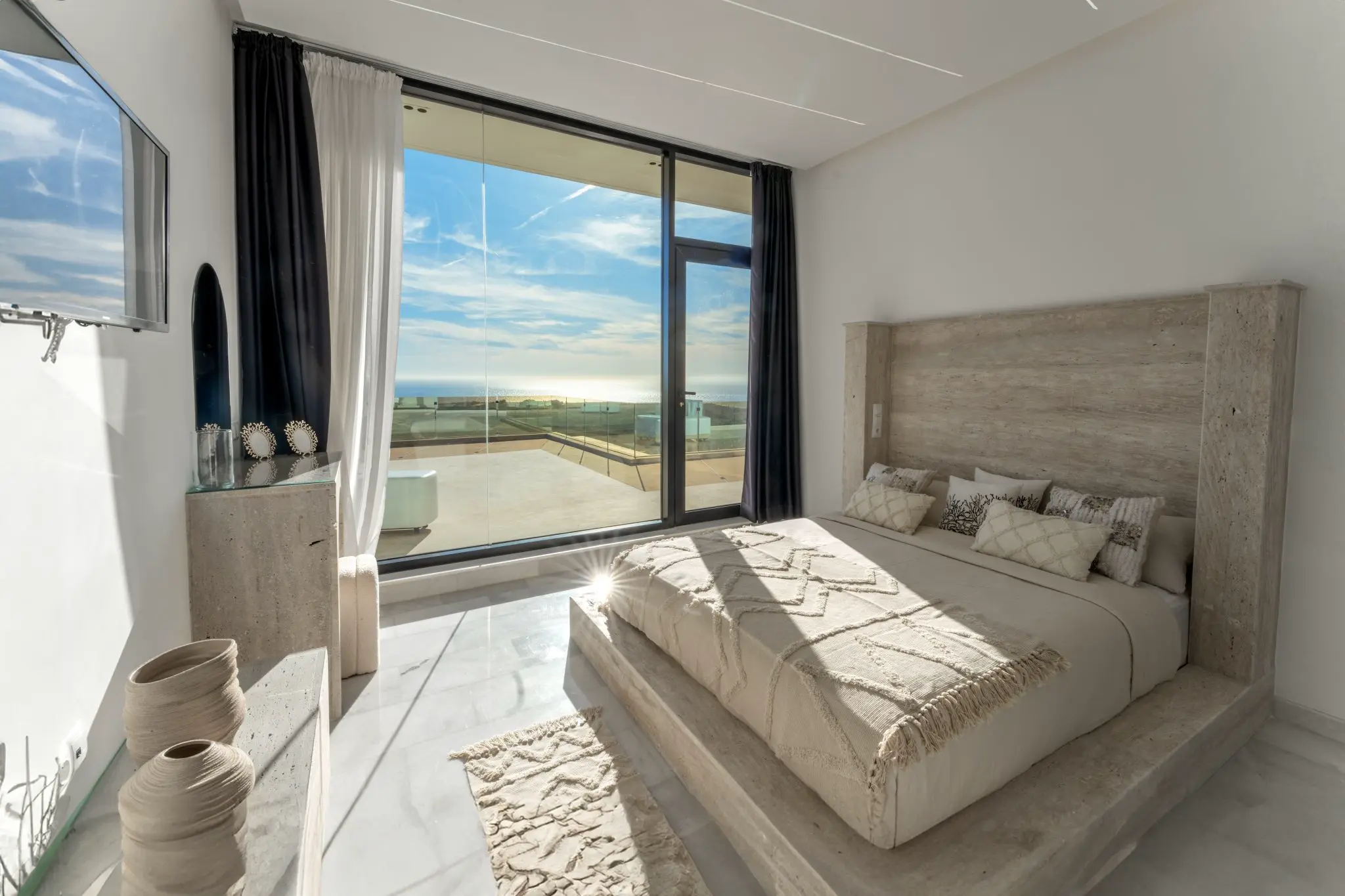 Piscine à débordement villa de luxe