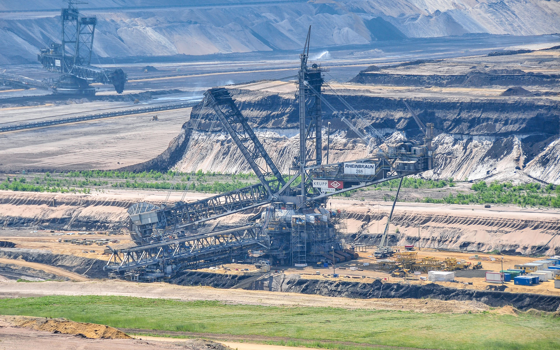 2009.05_Tagebau-Garzweiler_Juchen_Nordrhein-Westfalen_Germany_06