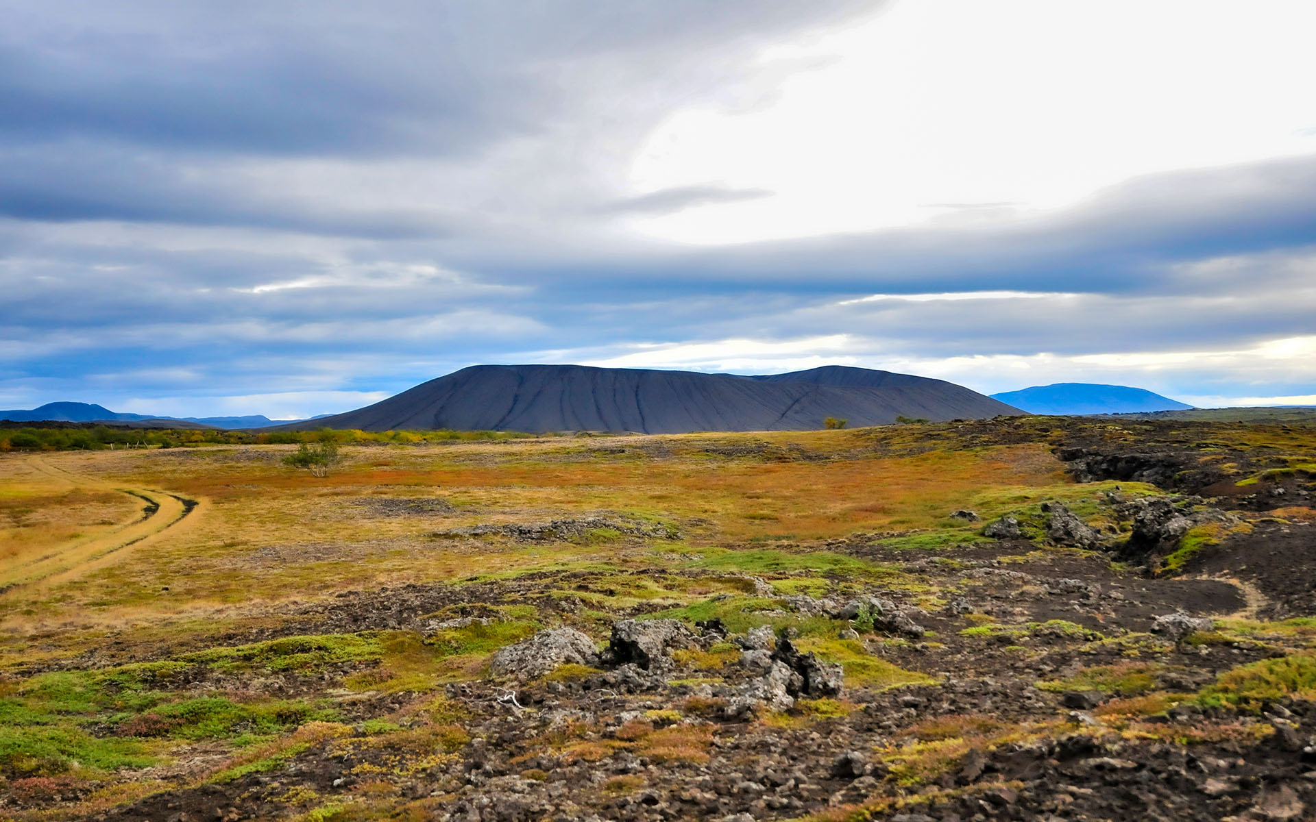 2010.09_Dimmuborgir_Northeastern-Region_Iceland_02