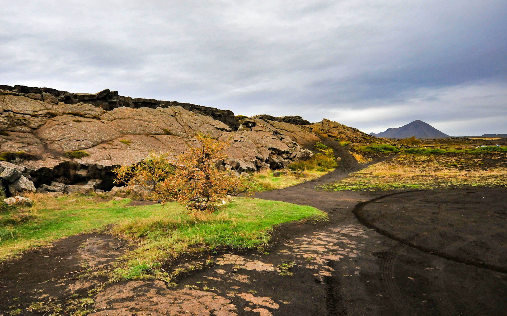 2010.09_Dimmuborgir_Northeastern-Region_Iceland_04