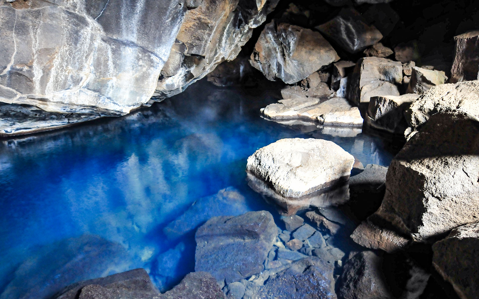 2010.09_Dimmuborgir_Northeastern-Region_Iceland_08