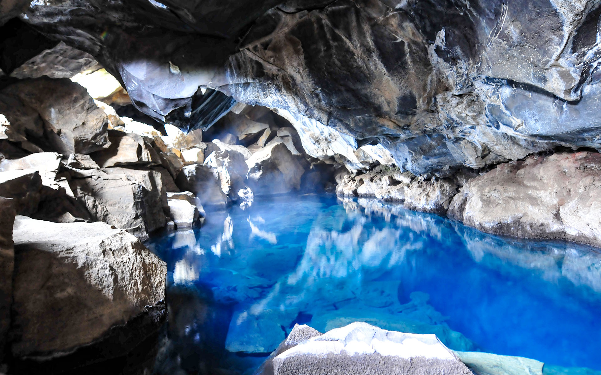2010.09_Dimmuborgir_Northeastern-Region_Iceland_09