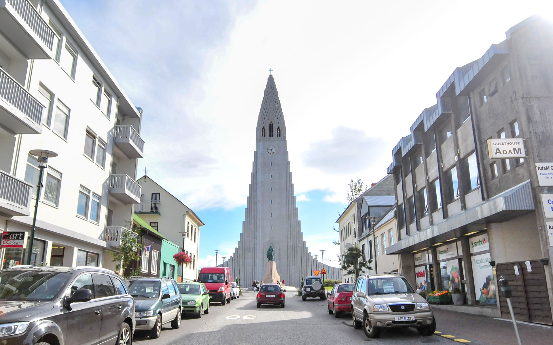 2010.09_Hallgrimskirkja_Reykjavik_Capital-Region_Iceland_01