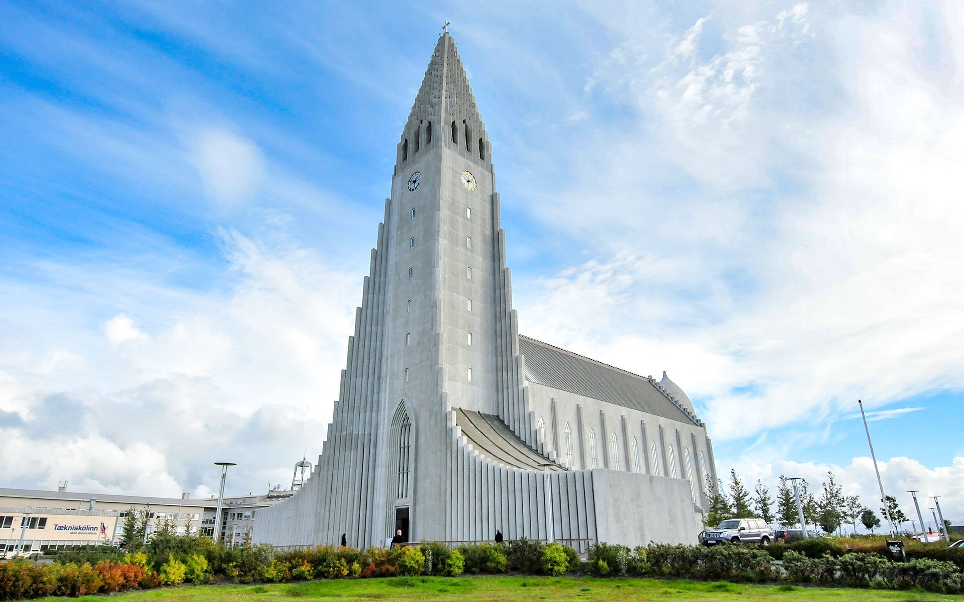 2010.09_Hallgrimskirkja_Reykjavik_Capital-Region_Iceland_03