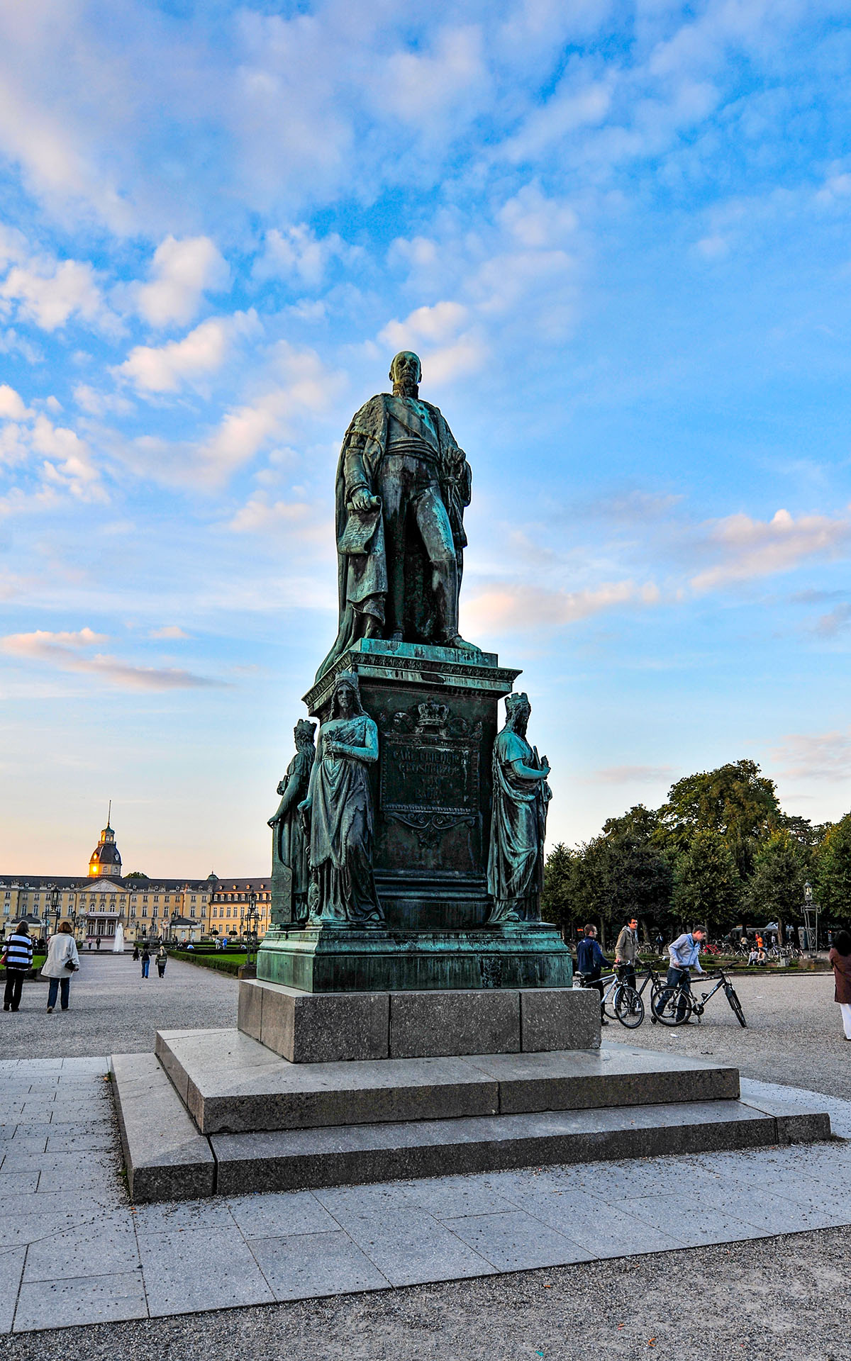2010.09_Schloss-Karlsruhe_Karlsruhe_Baden-Wurttemberg_Germany_02