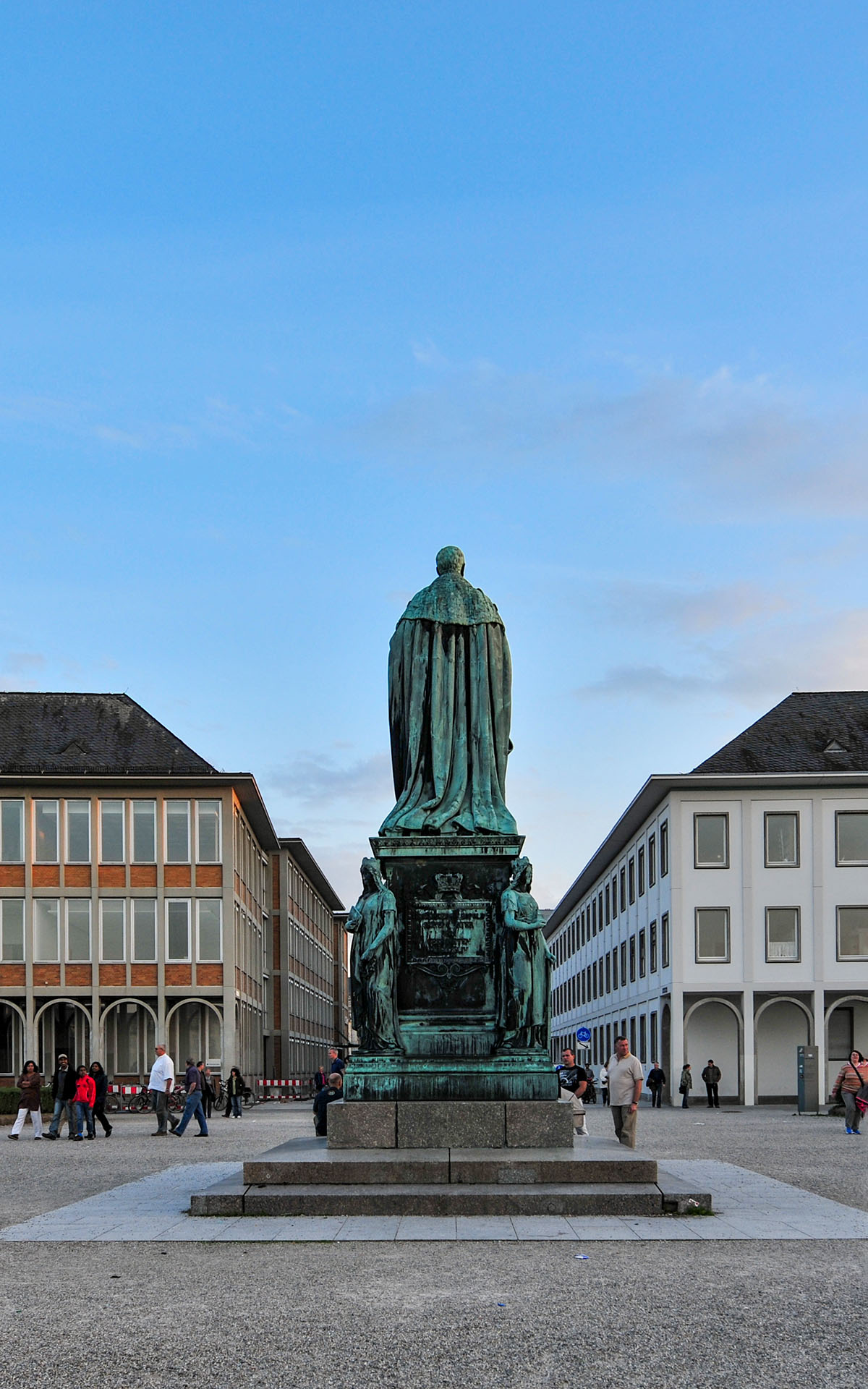 2010.09_Schloss-Karlsruhe_Karlsruhe_Baden-Wurttemberg_Germany_03