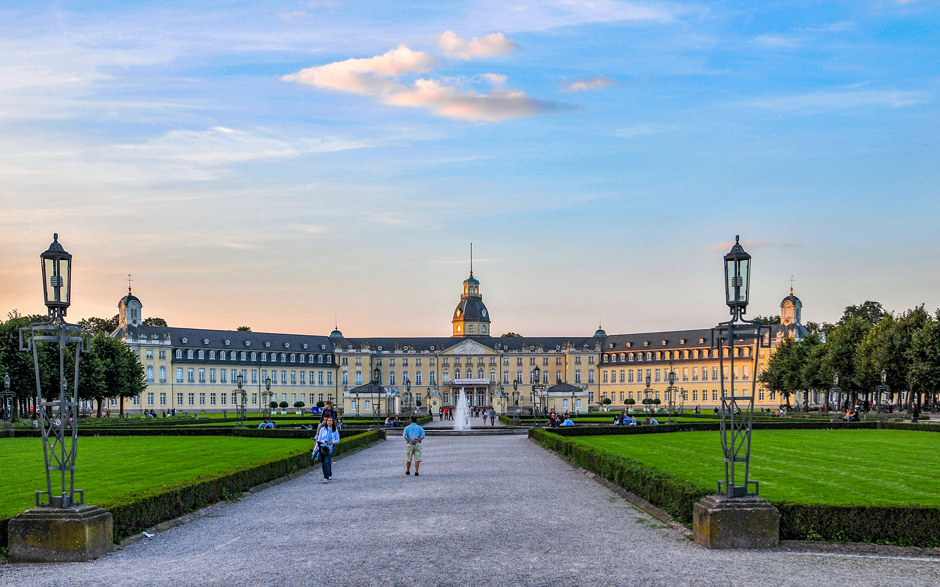 2010.09_Schloss-Karlsruhe_Karlsruhe_Baden-Wurttemberg_Germany_04