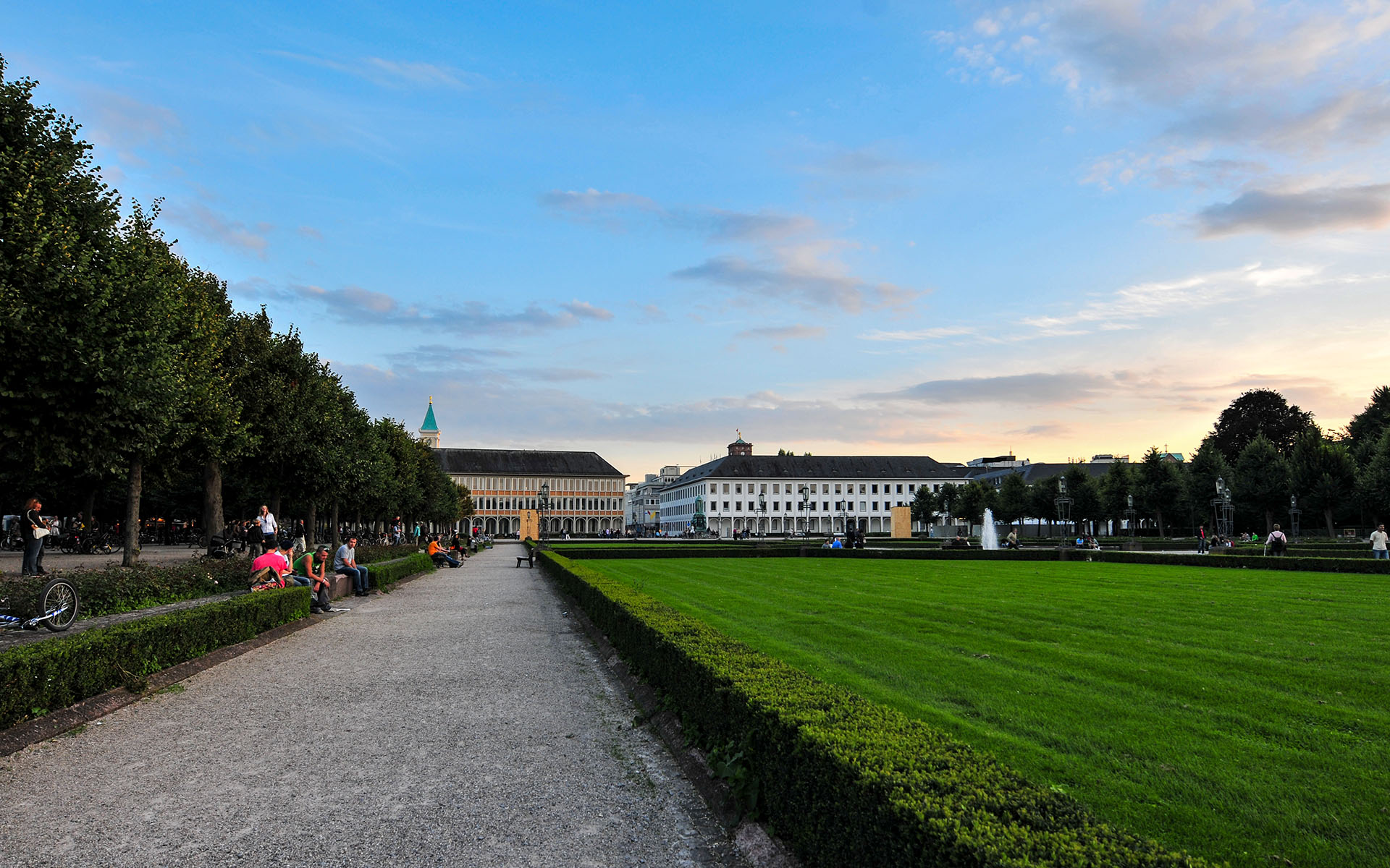 2010.09_Schloss-Karlsruhe_Karlsruhe_Baden-Wurttemberg_Germany_05