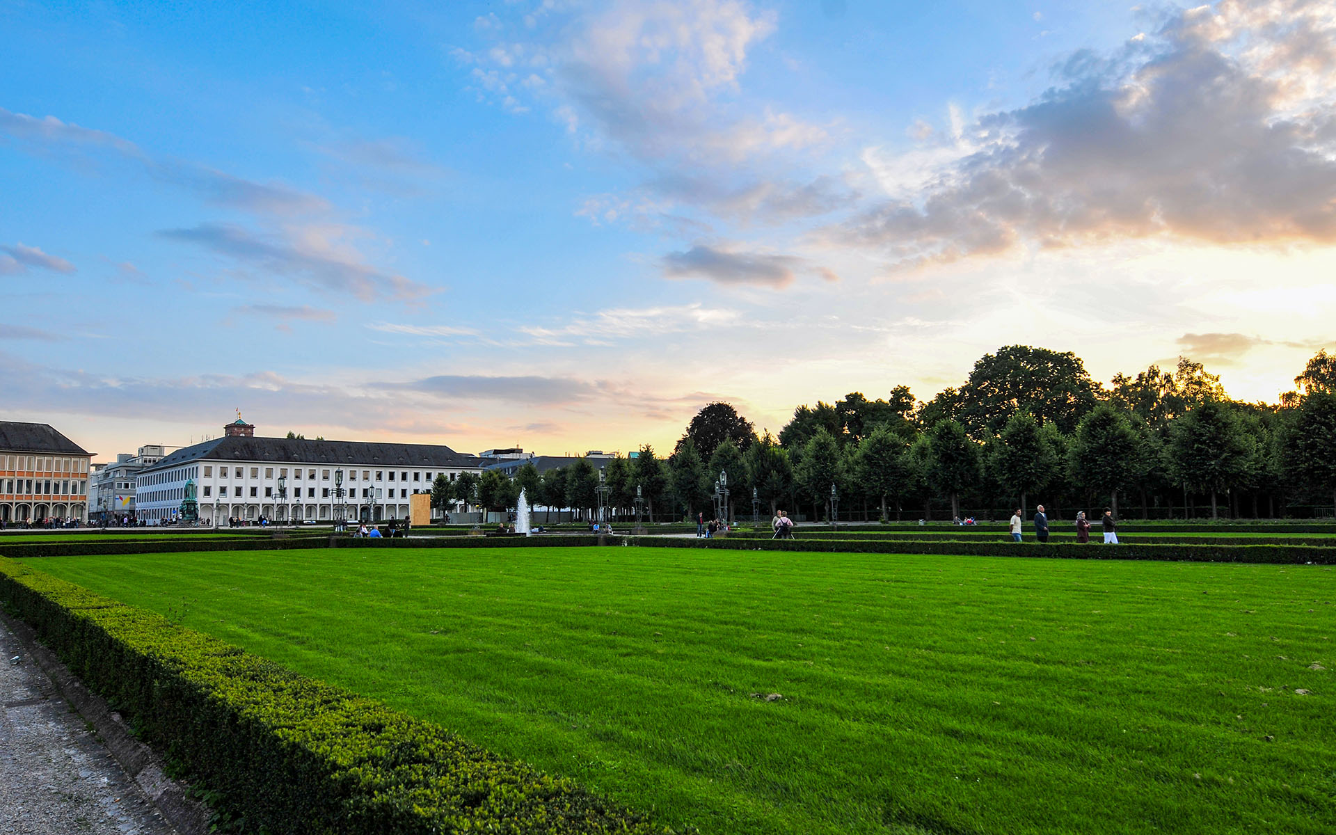 2010.09_Schloss-Karlsruhe_Karlsruhe_Baden-Wurttemberg_Germany_06