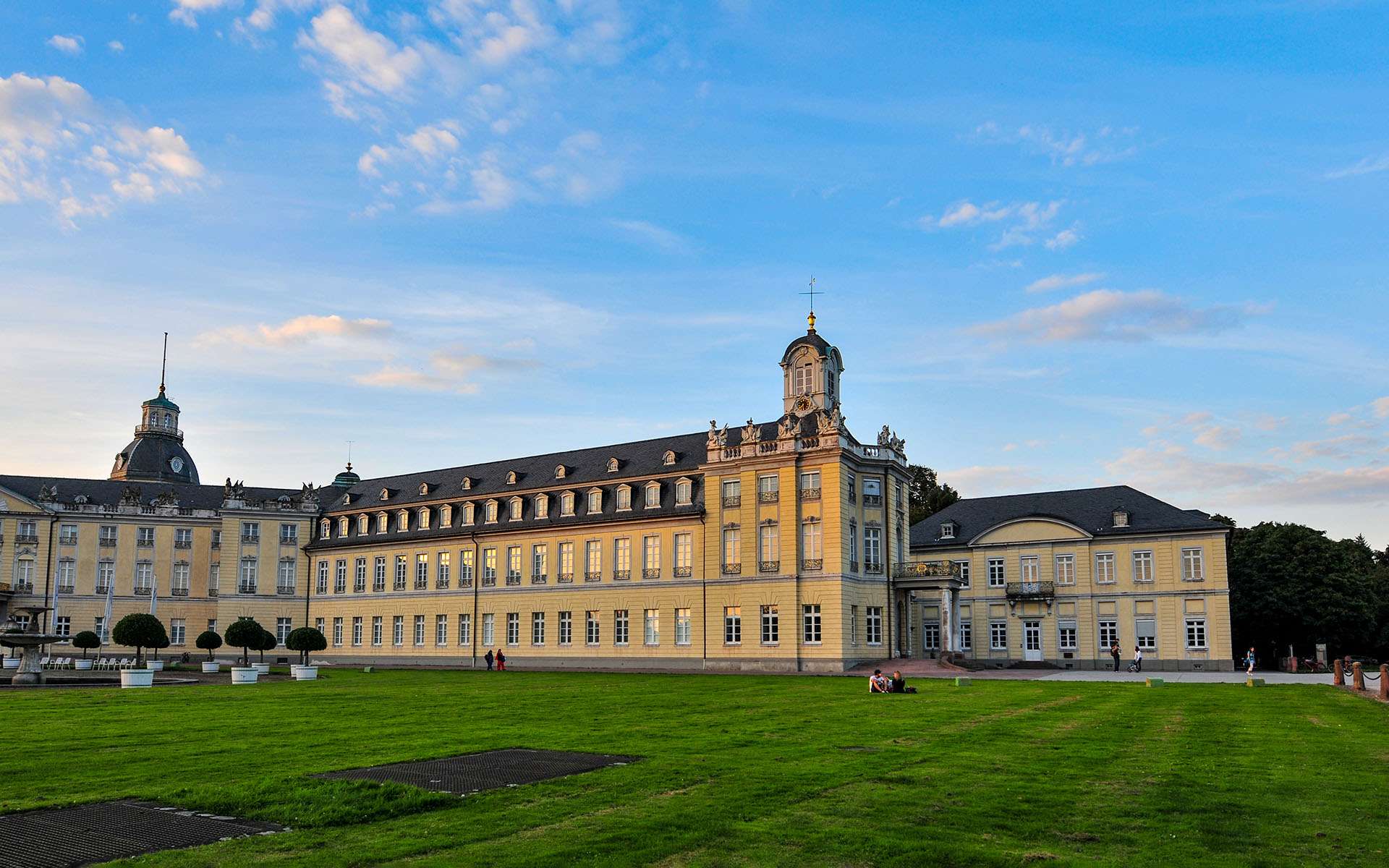 2010.09_Schloss-Karlsruhe_Karlsruhe_Baden-Wurttemberg_Germany_07