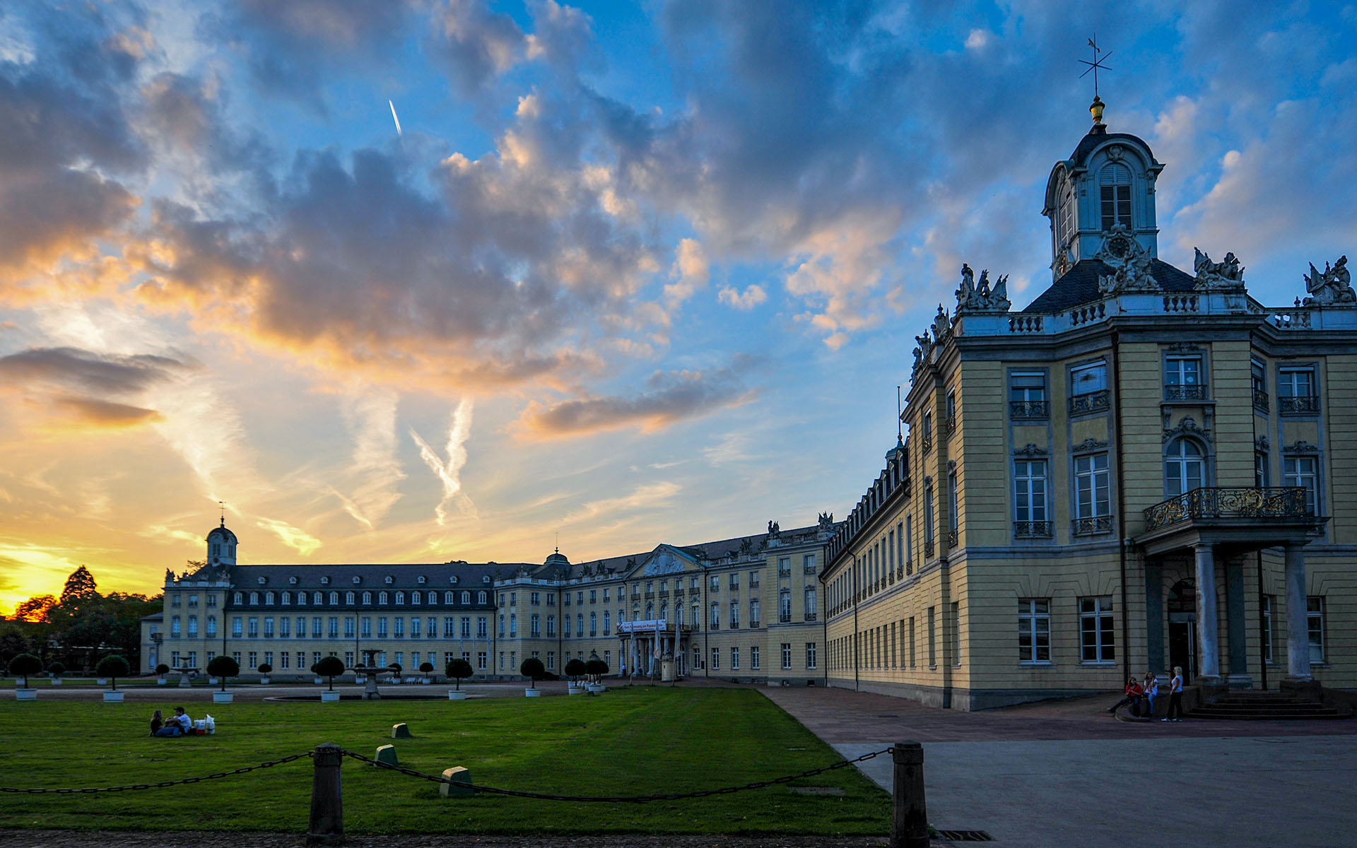 2010.09_Schloss-Karlsruhe_Karlsruhe_Baden-Wurttemberg_Germany_08