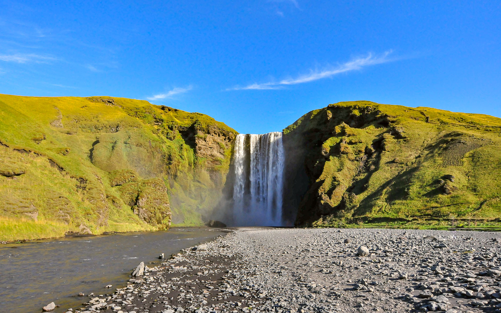 2010.09_Skogafoss_Skogar_Southern-Region_Iceland_01