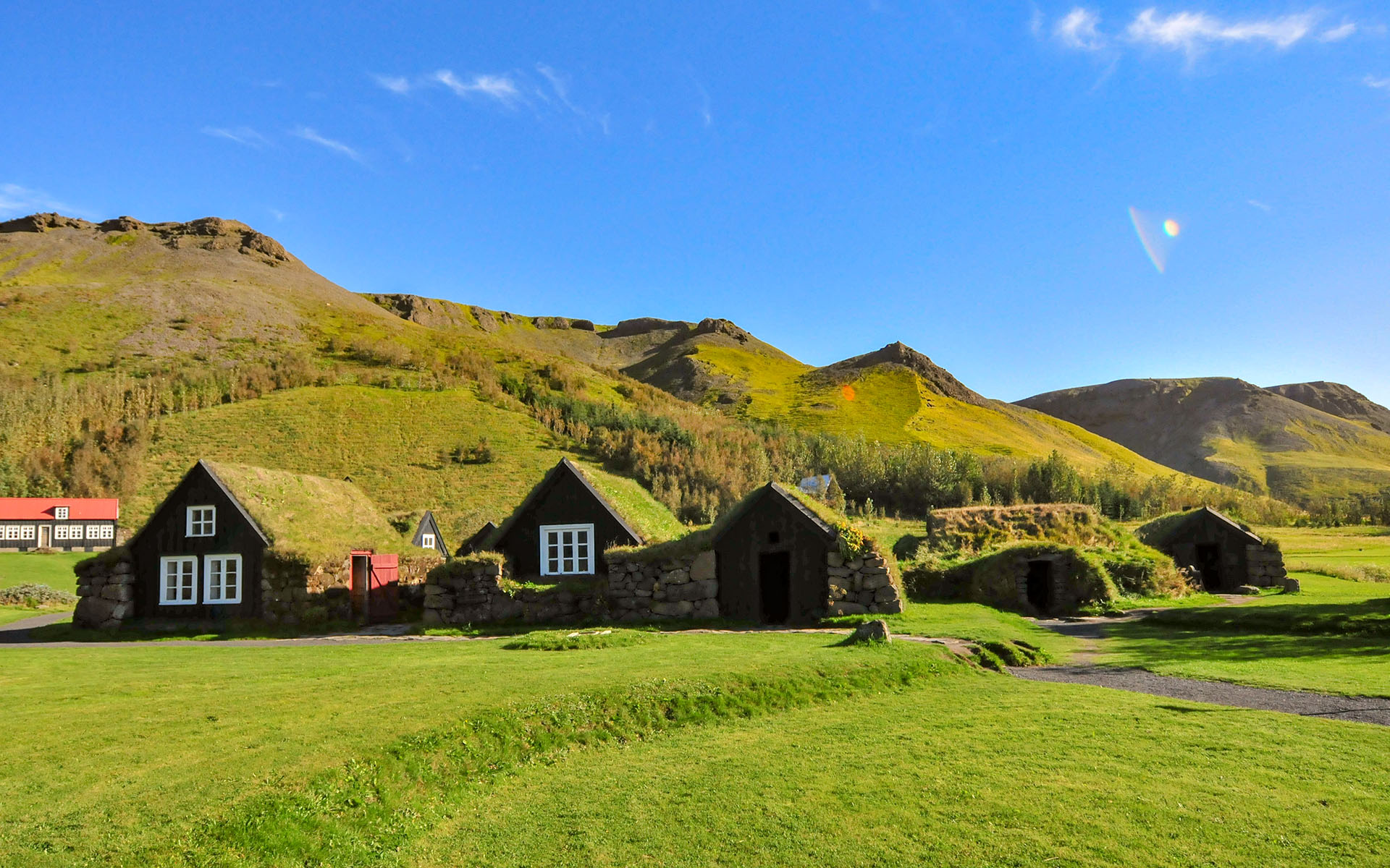 2010.09_Skogafoss_Skogar_Southern-Region_Iceland_09