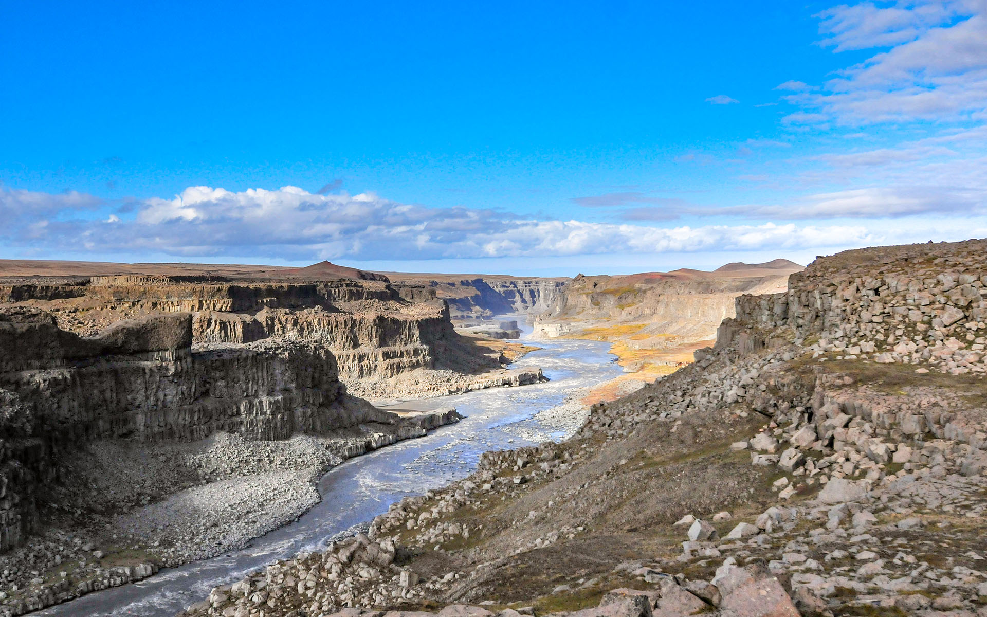 2010.09_Sunny-Sky_Dettifoss_Vatnajokull-National-Park_Northeastern-Region_Iceland_01
