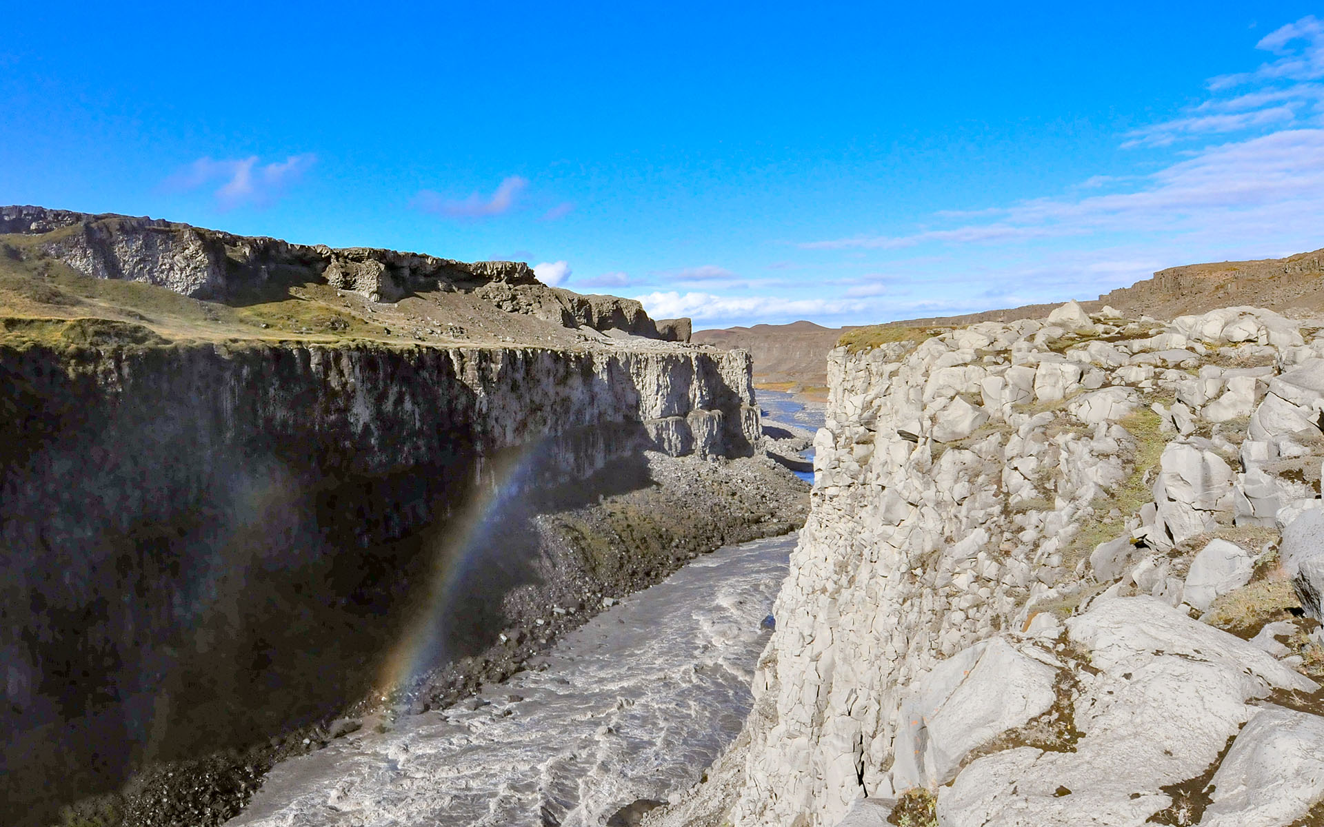 2010.09_Sunny-Sky_Dettifoss_Vatnajokull-National-Park_Northeastern-Region_Iceland_02