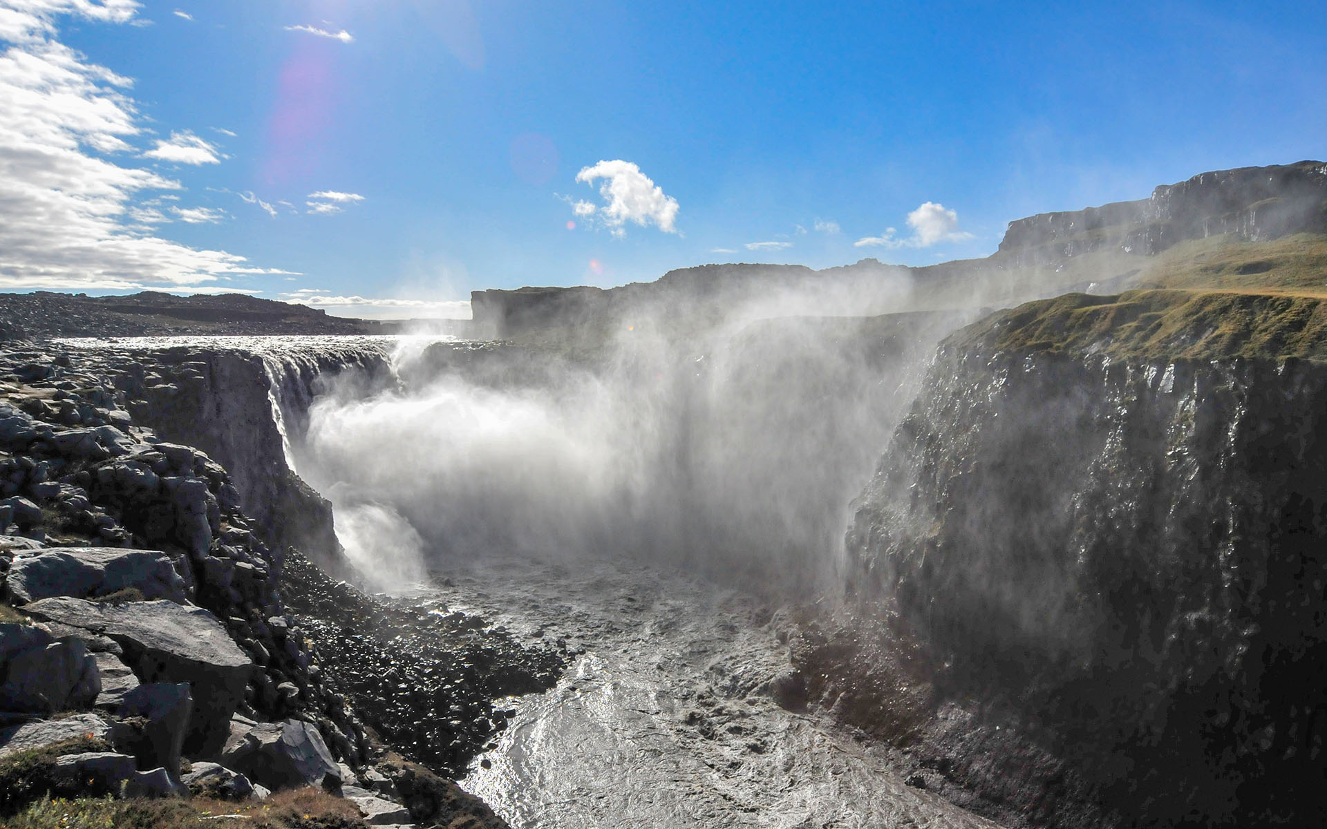 2010.09_Sunny-Sky_Dettifoss_Vatnajokull-National-Park_Northeastern-Region_Iceland_05