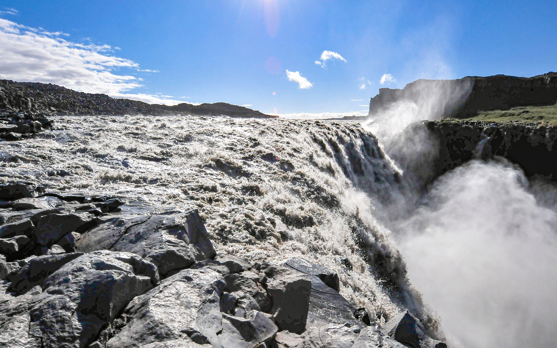 2010.09_Sunny-Sky_Dettifoss_Vatnajokull-National-Park_Northeastern-Region_Iceland_07