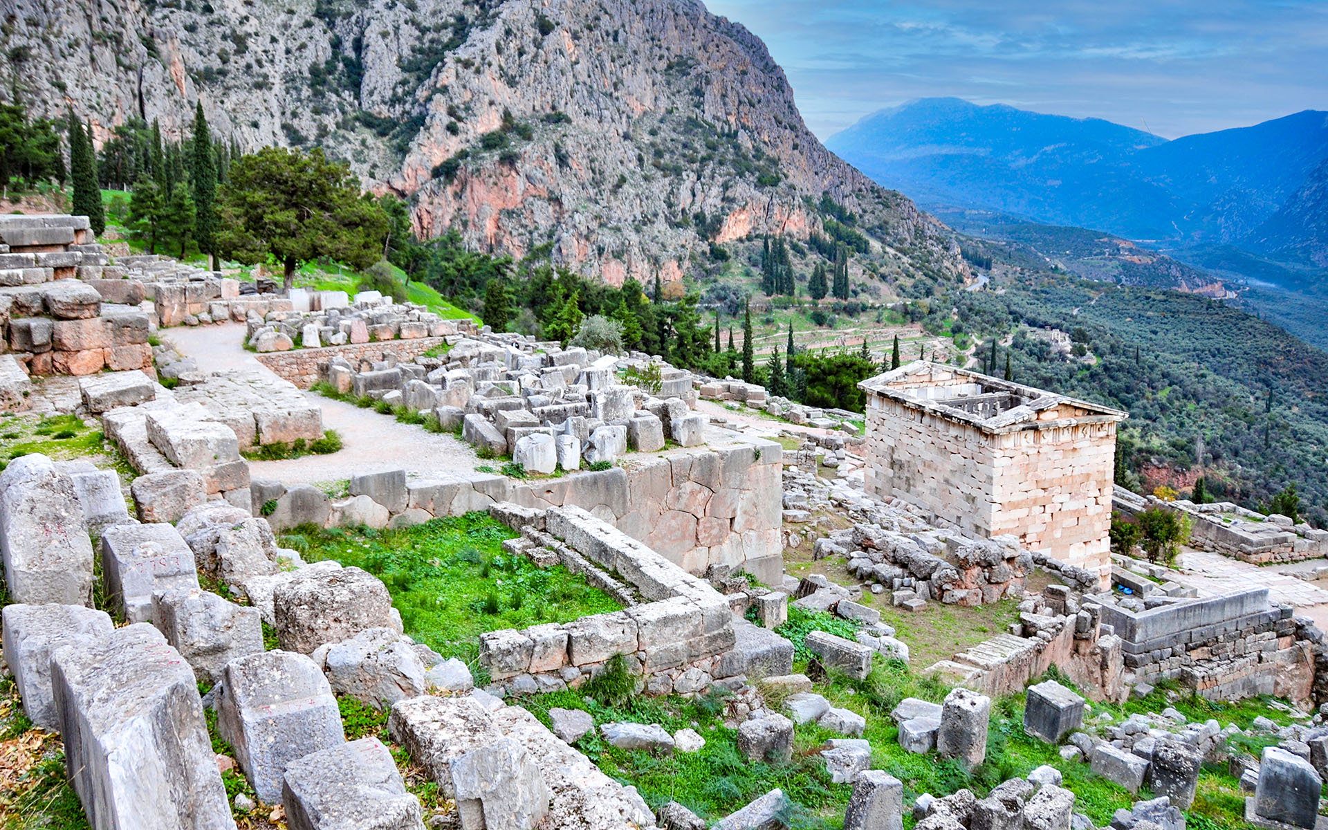 2010.11_Delphi-Archaeological-Museum_Delphi_Central-Greece_Greece_08