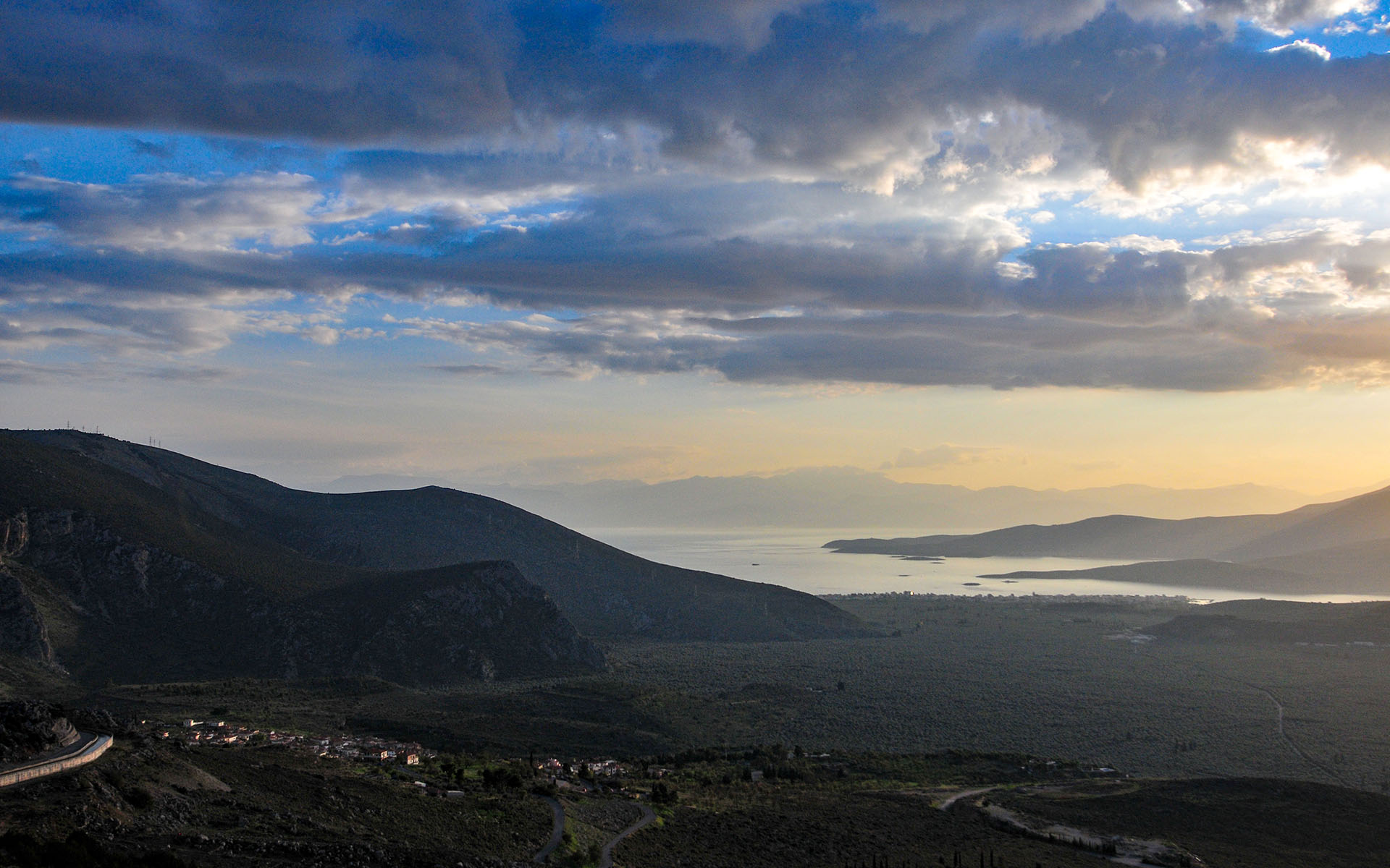 2010.11_Prometheas_Delphi_Central-Greece_Greece_05