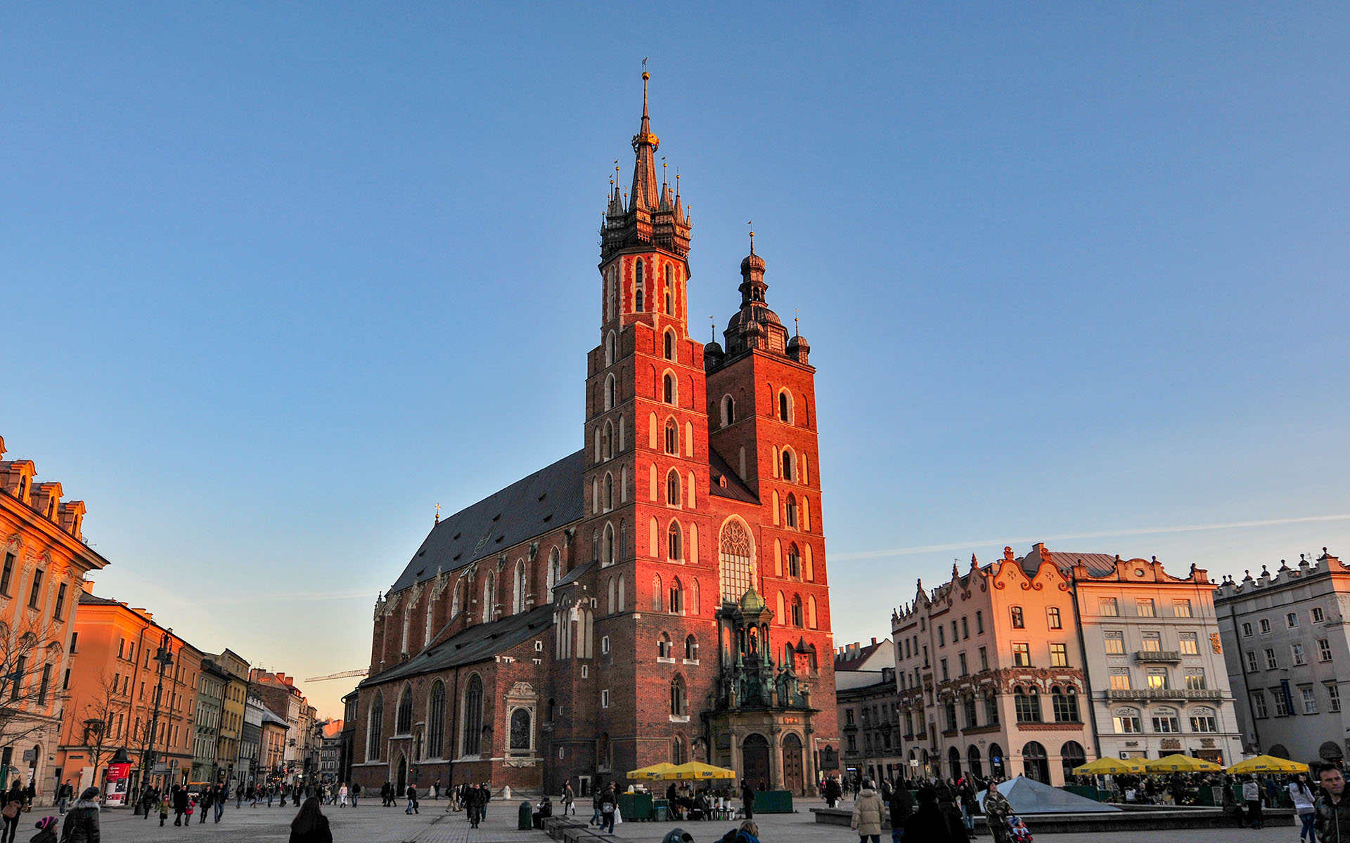 2011.02_St.-Mary’s-Basilica_Krakow_Lesser-Poland_Poland_02
