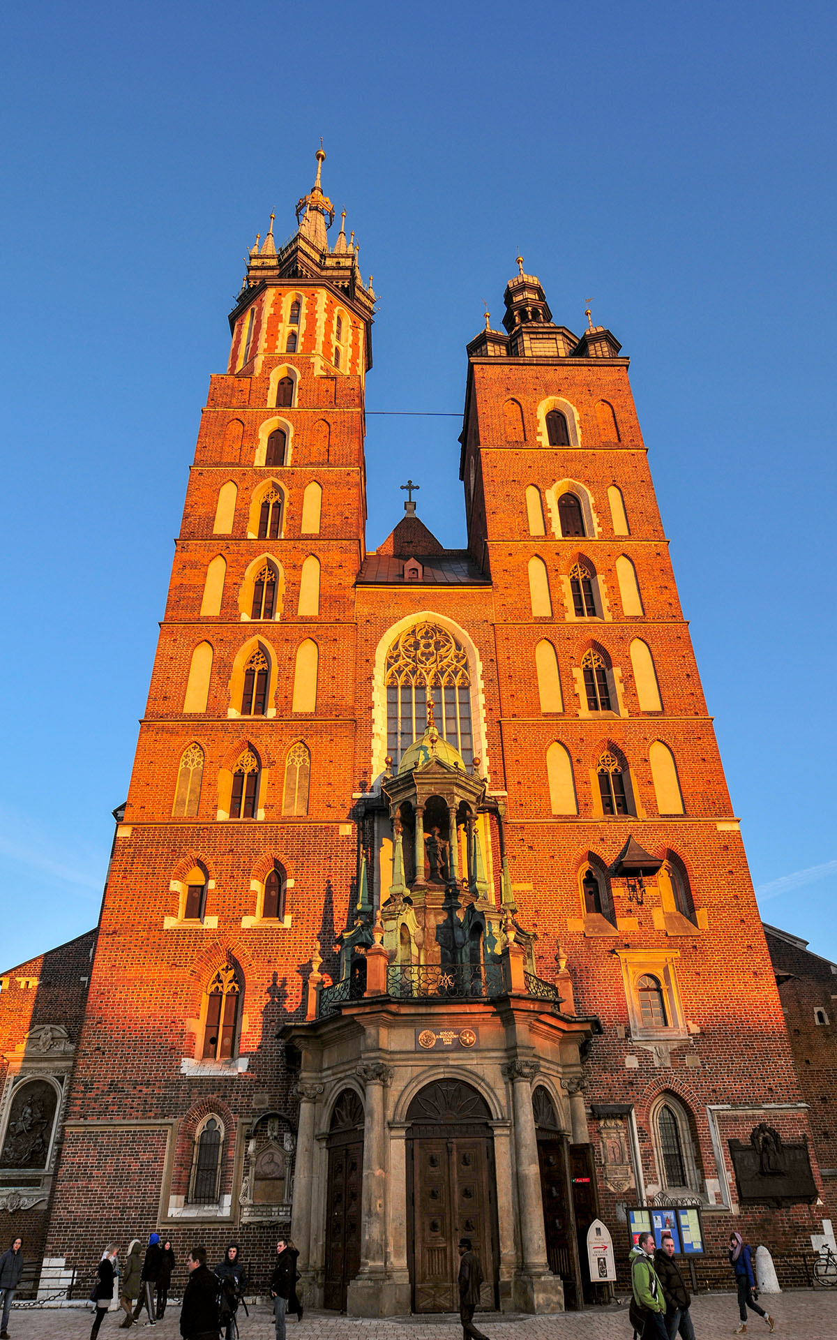 2011.02_St.-Mary’s-Basilica_Krakow_Lesser-Poland_Poland_05