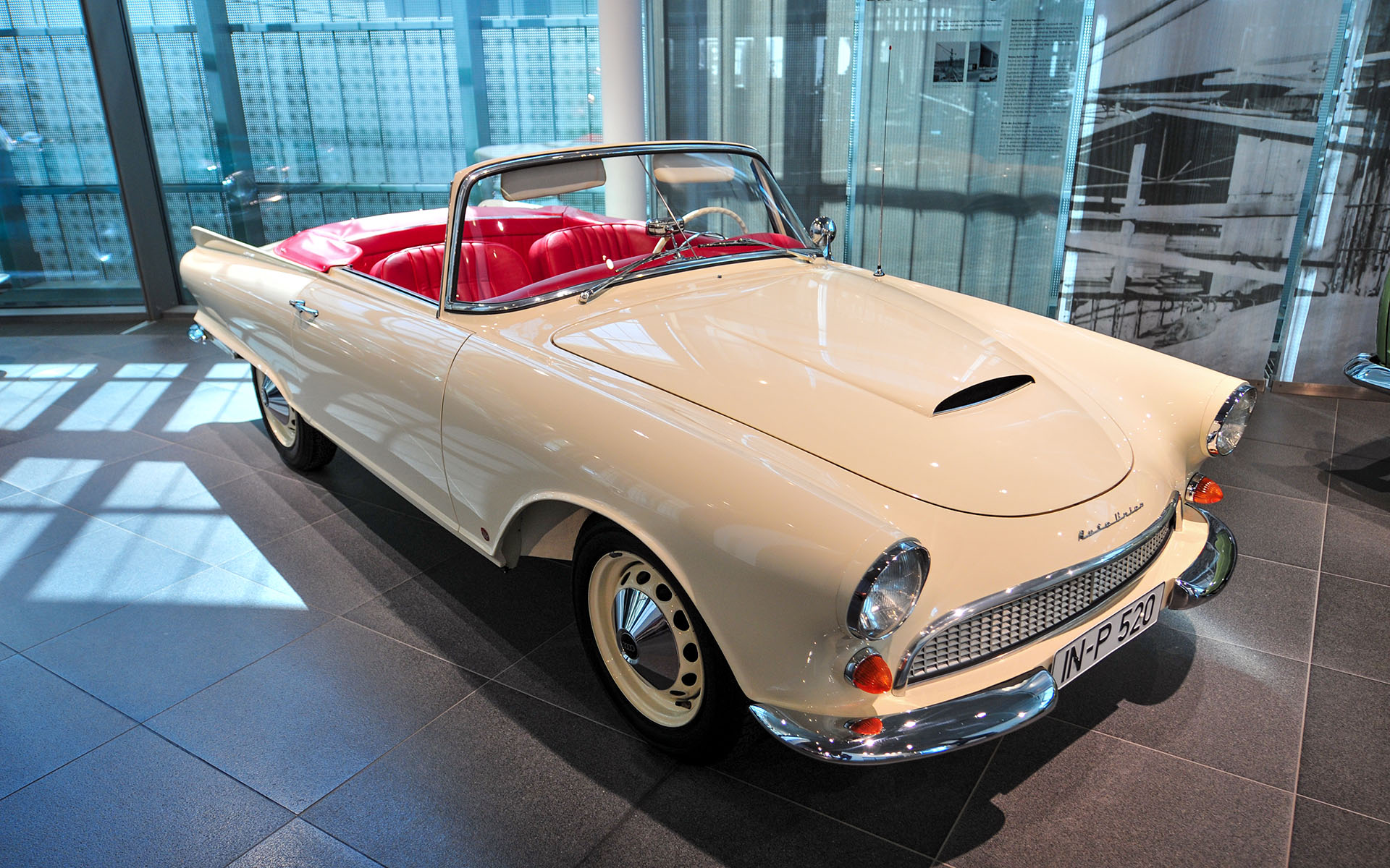 2011.05_Audi-Forum-Ingolstadt_Ingolstadt_Bayern_Germany_06