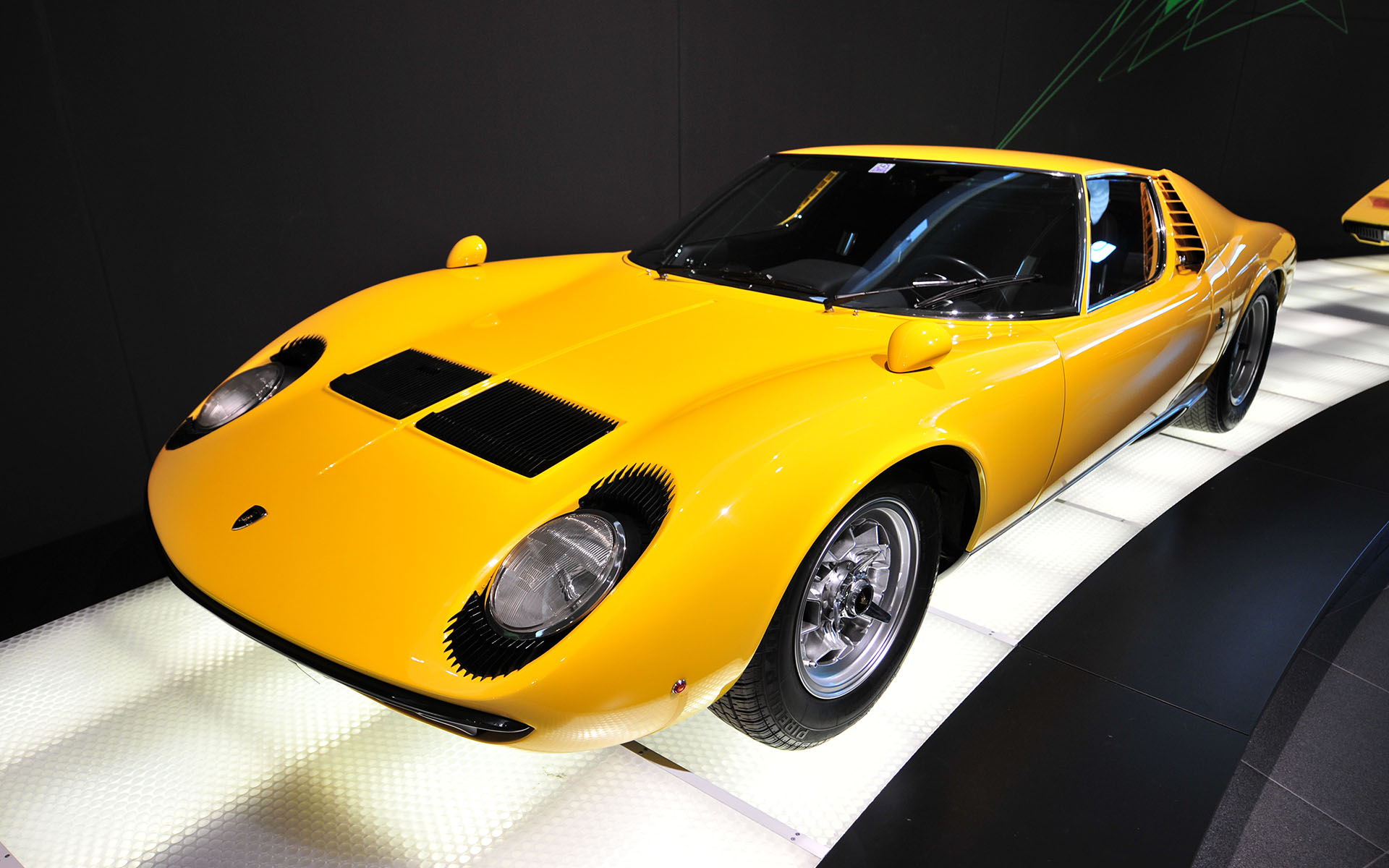 2011.05_Audi-Forum-Ingolstadt_Ingolstadt_Bayern_Germany_09