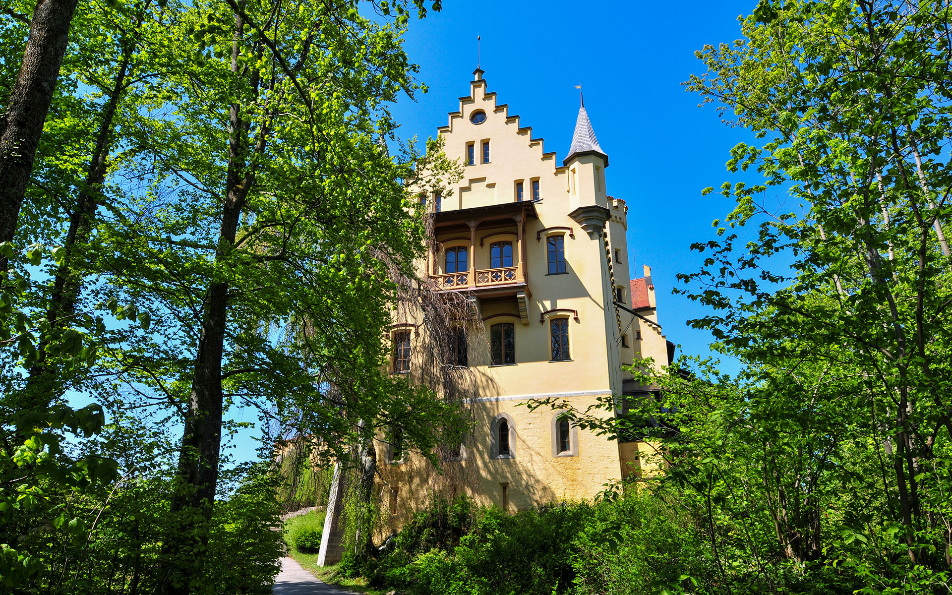 2011.05_Schloss-Hohenschwangau_Fussen_Bayern_Germany_02