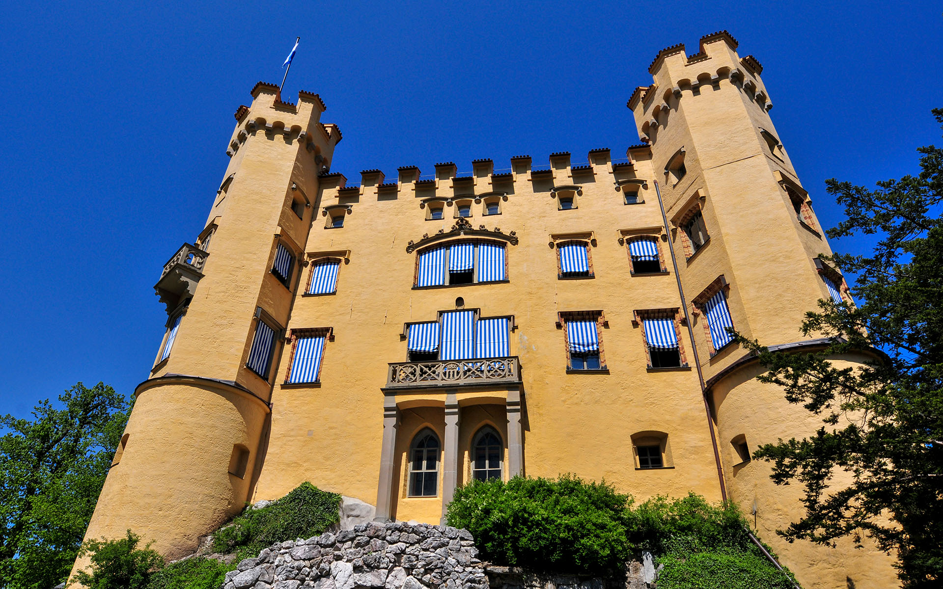 2011.05_Schloss-Hohenschwangau_Fussen_Bayern_Germany_05
