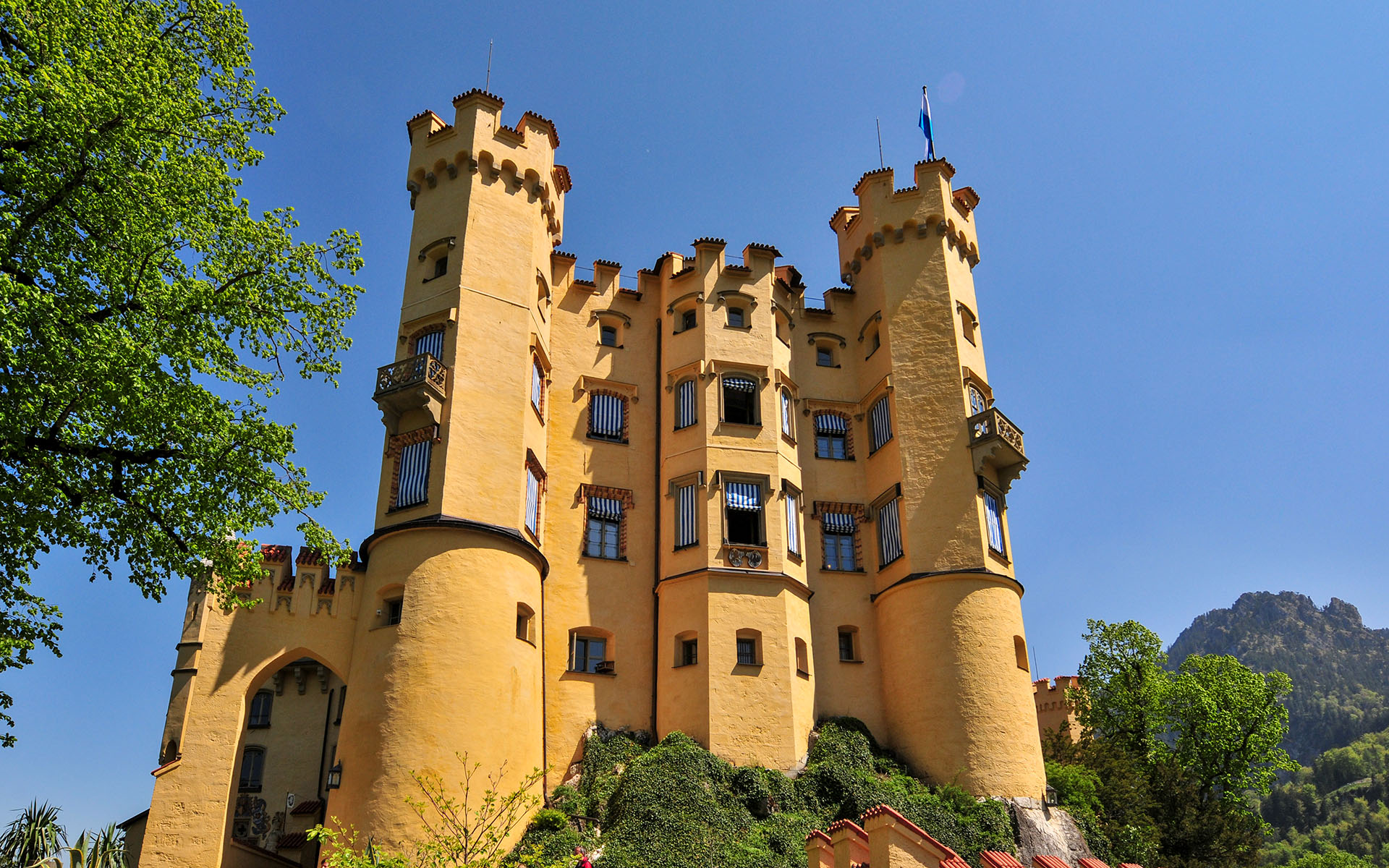 2011.05_Schloss-Hohenschwangau_Fussen_Bayern_Germany_06