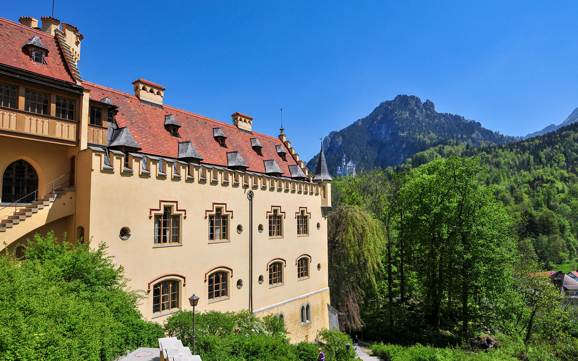 2011.05_Schloss-Hohenschwangau_Fussen_Bayern_Germany_07