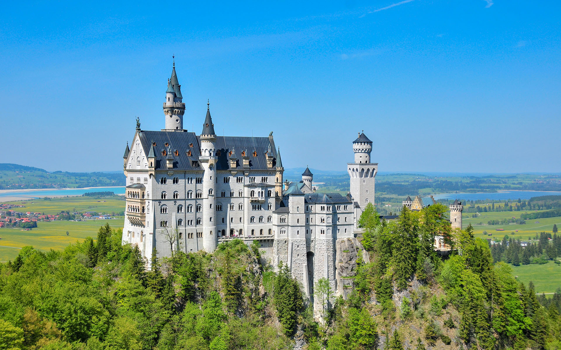 2011.05_Schloss-Neuschwanstein_Fussen_Bayern_Germany_02