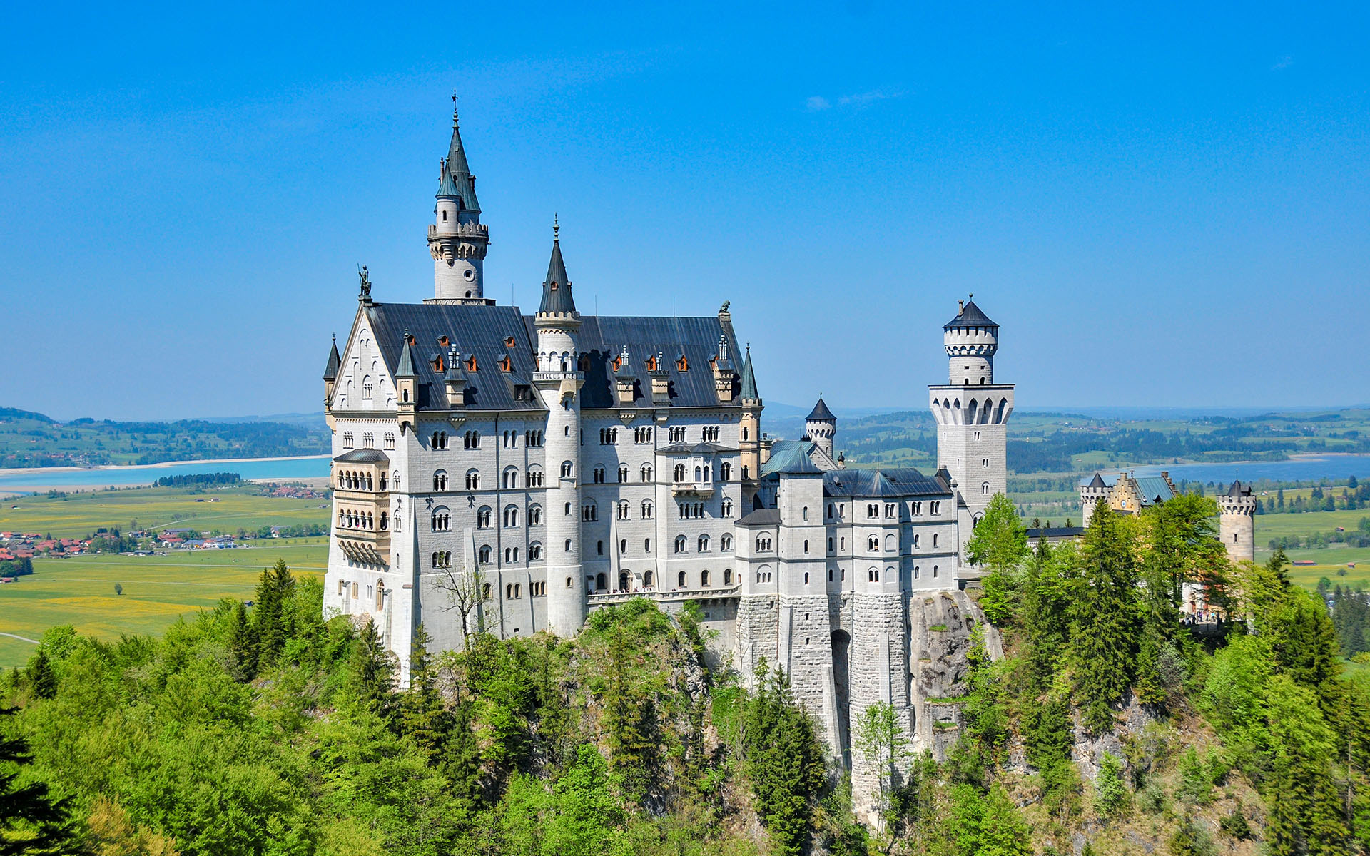 2011.05_Schloss-Neuschwanstein_Fussen_Bayern_Germany_03