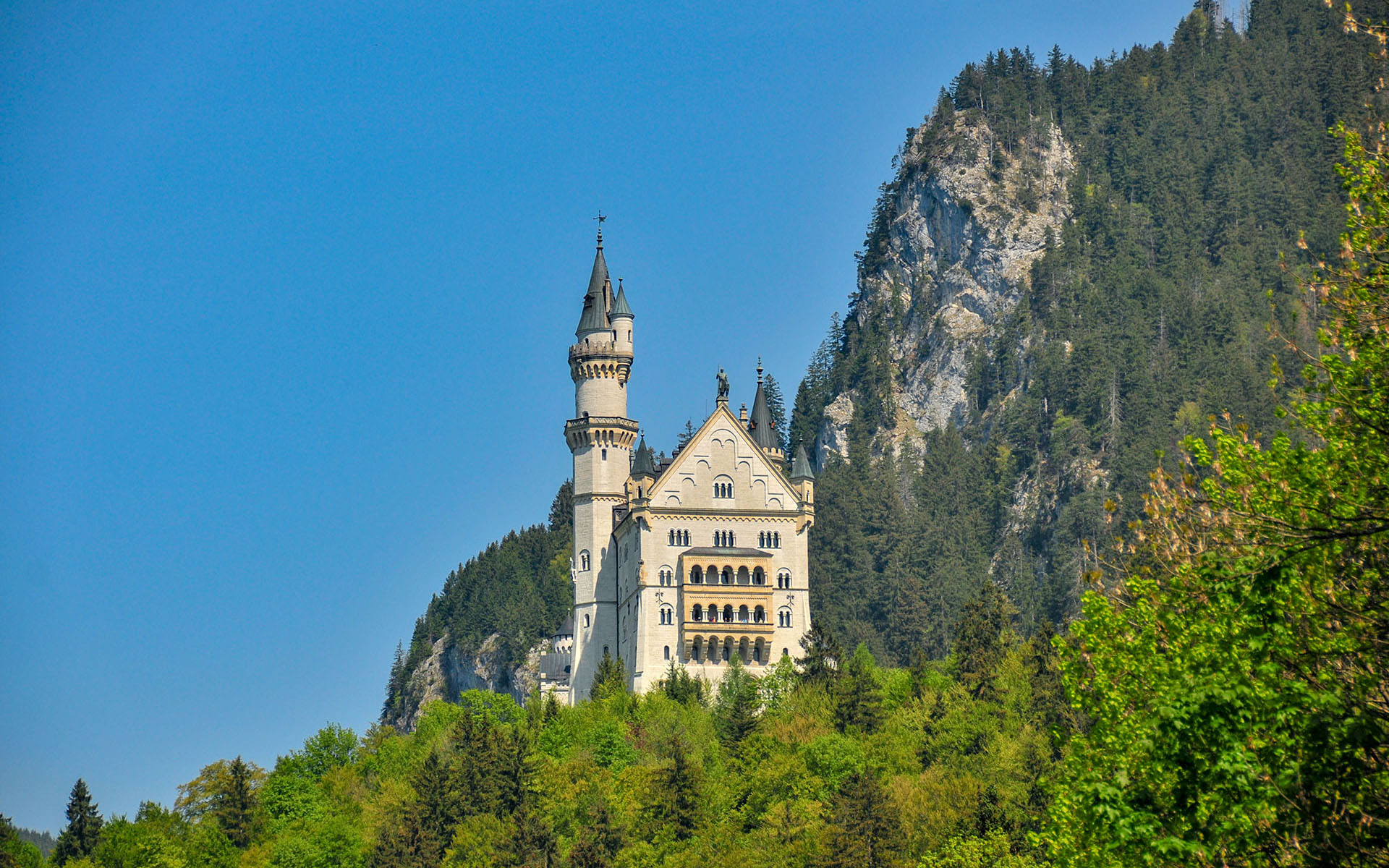 2011.05_Schloss-Neuschwanstein_Fussen_Bayern_Germany_04