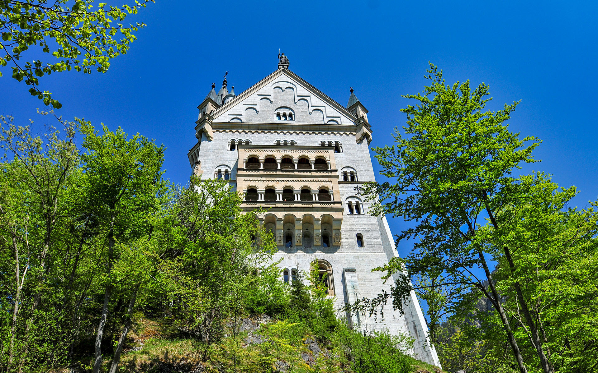 2011.05_Schloss-Neuschwanstein_Fussen_Bayern_Germany_06