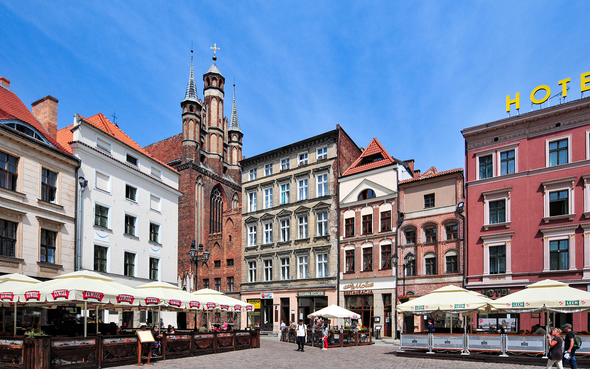 2011.06_Medieval-Town_Torun_Kuyavian-Pomeranian_Poland_01