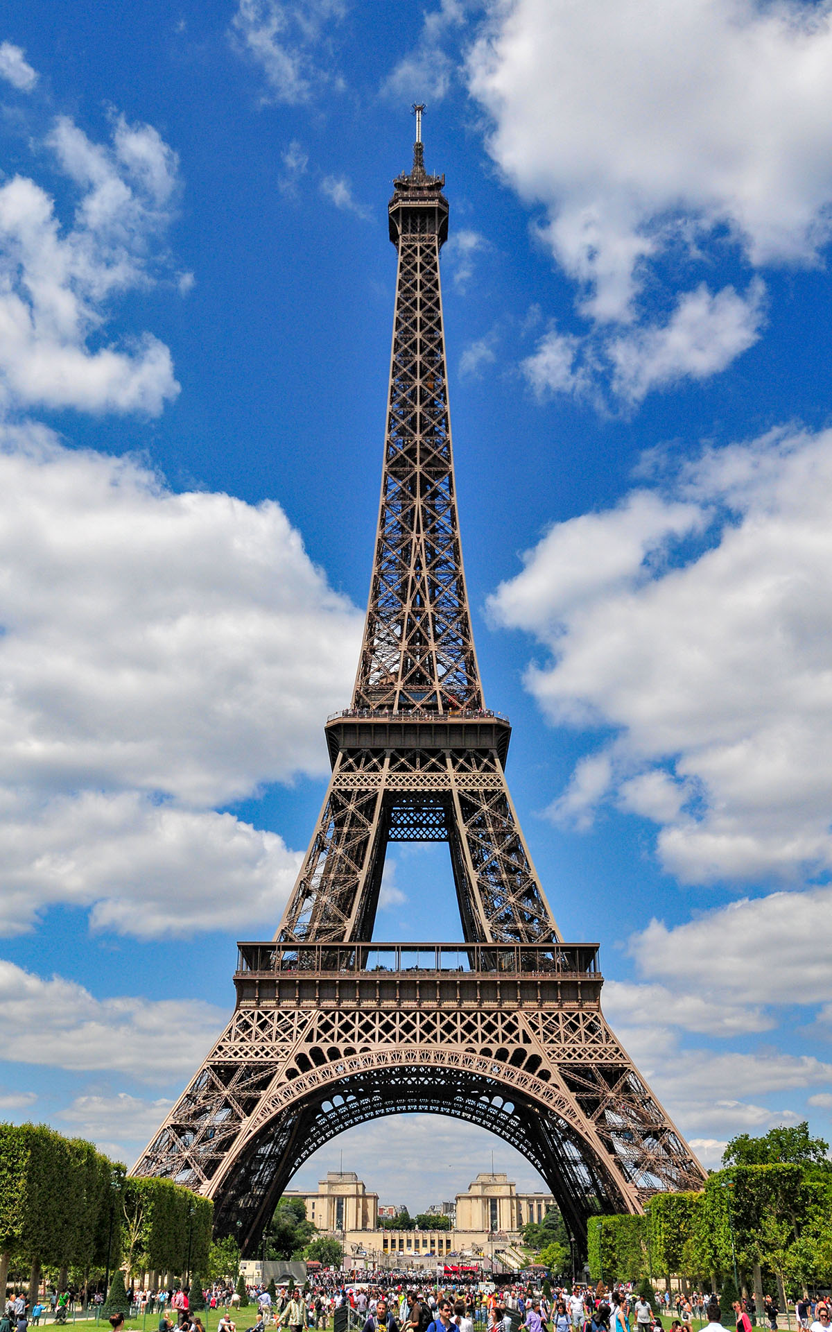 2011.07_Eiffel-Tower_Paris_Ile-de-France_France_04