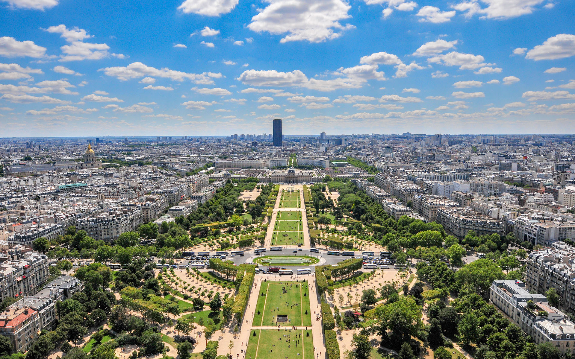 2011.07_Eiffel-Tower_Paris_Ile-de-France_France_07