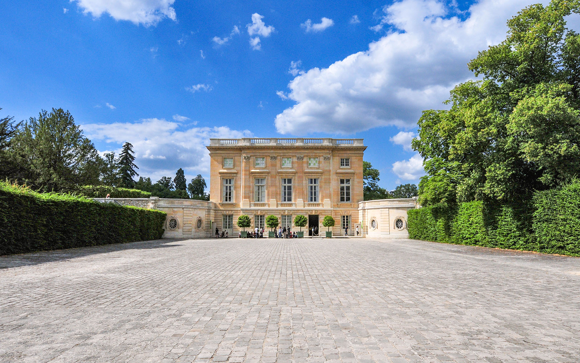 2011.07_Le-Petit-Trianon_Versailles_Ile-de-France_France_01