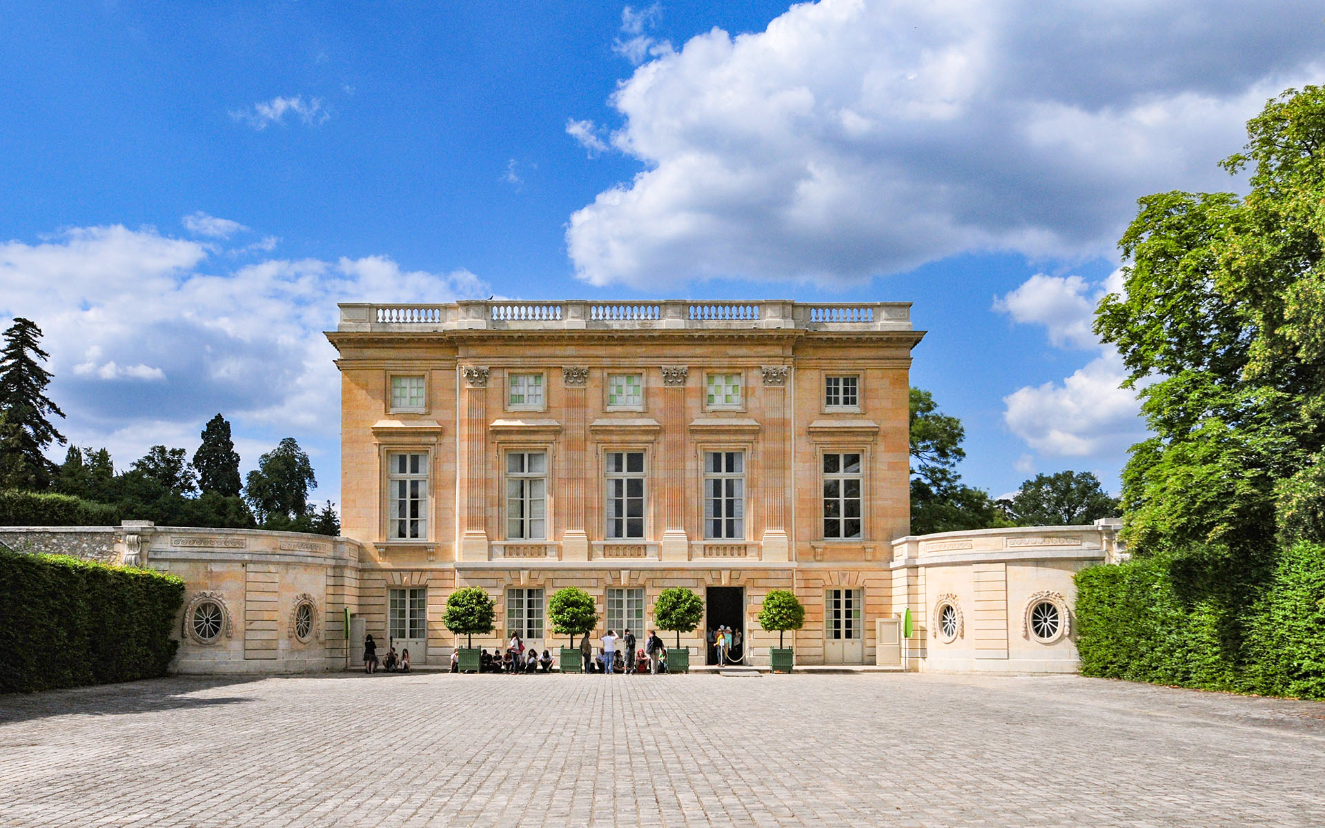 2011.07_Le-Petit-Trianon_Versailles_Ile-de-France_France_02