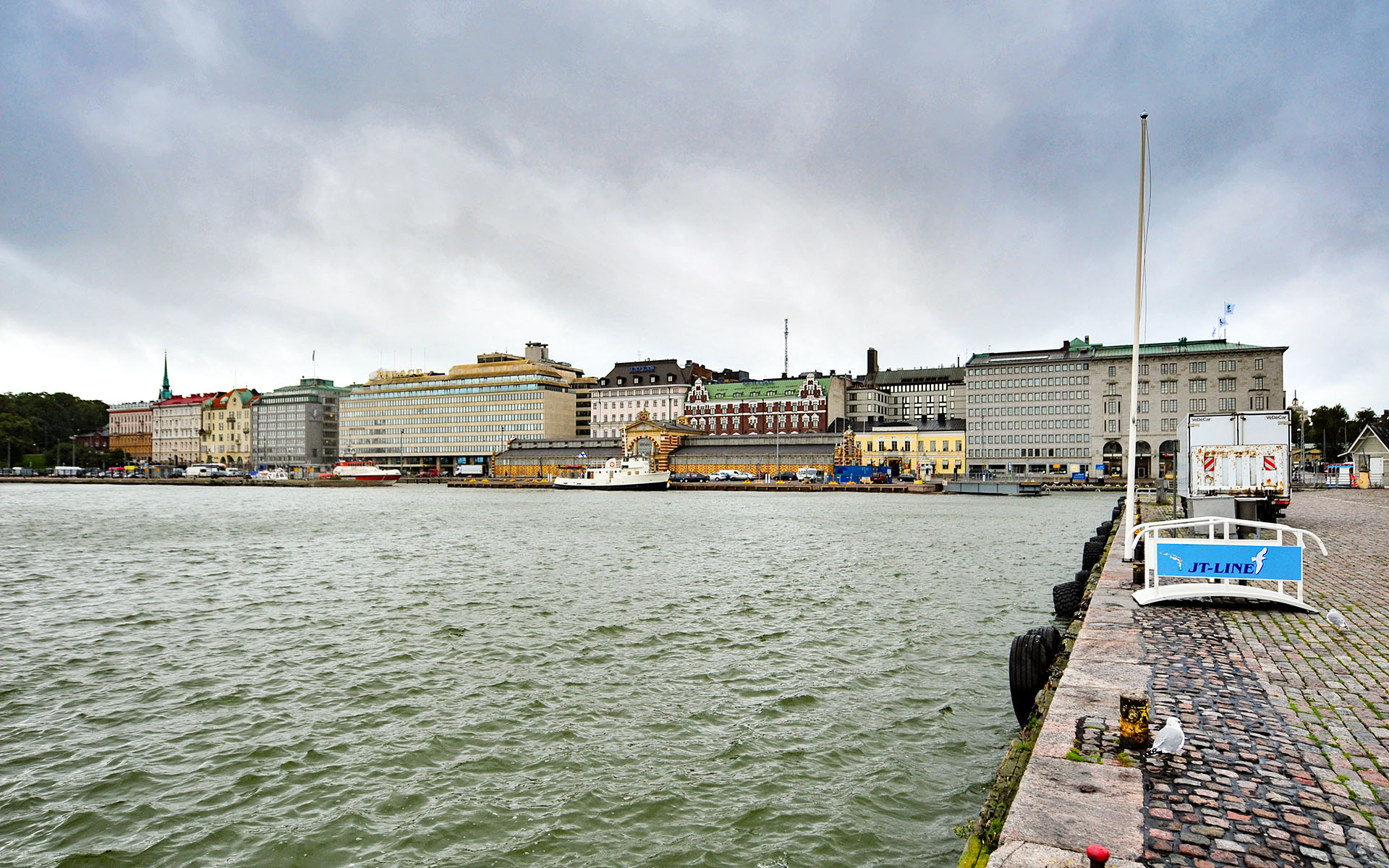 2011.09_Kauppatori_Helsinki_Uusimaa_Finland_05